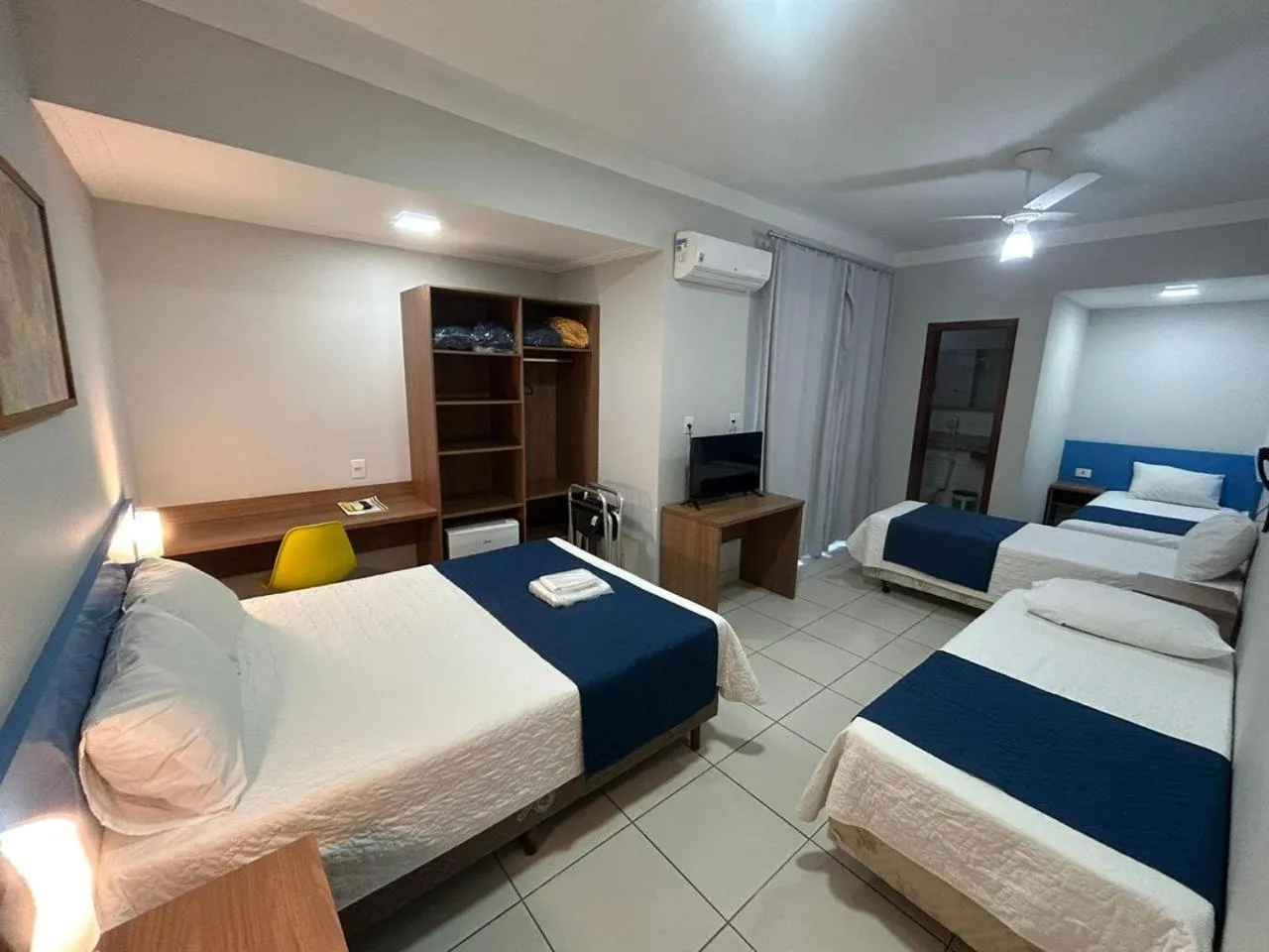 Bed in Vinds Economic Hotel