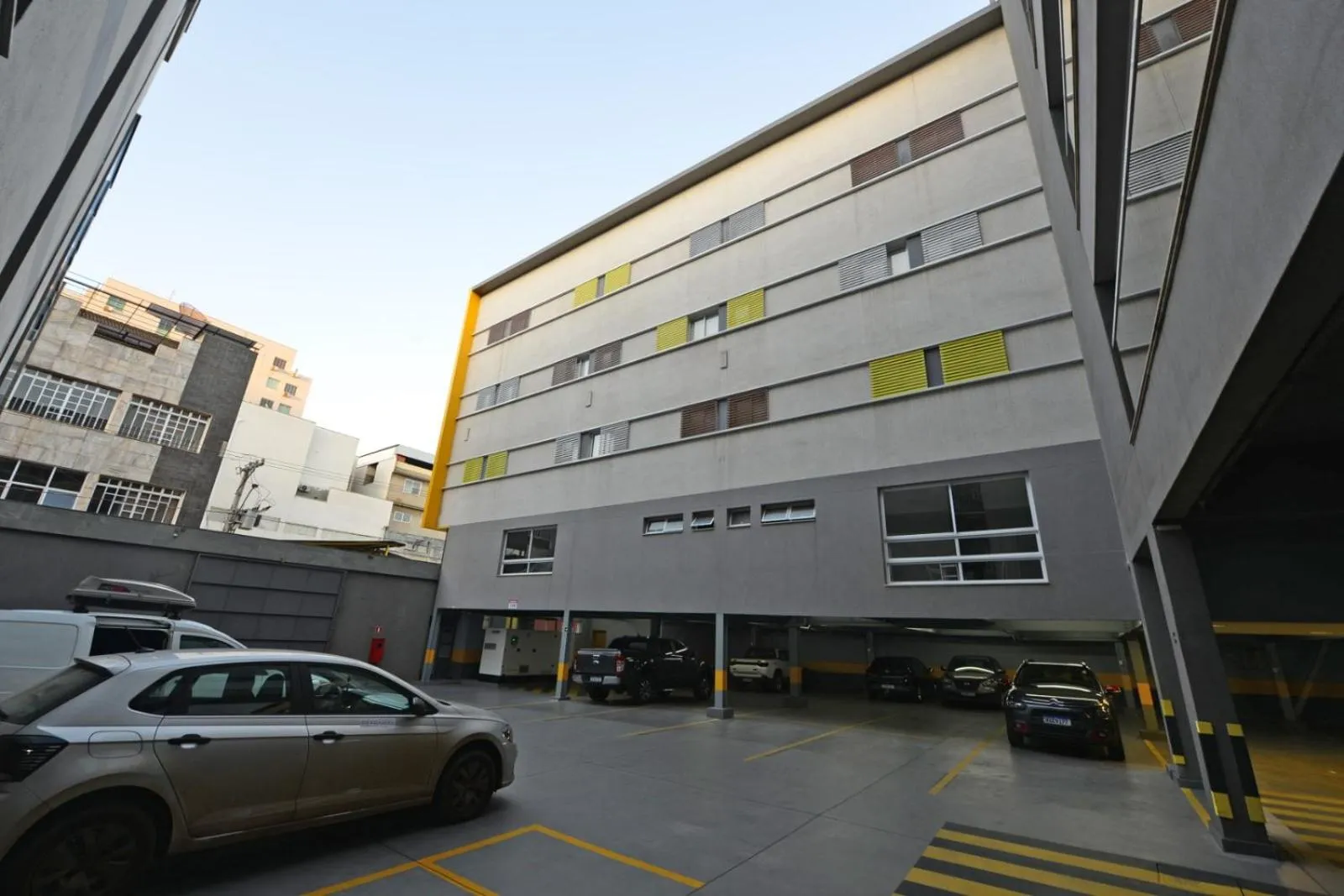 Parking in Vinds Economic Hotel