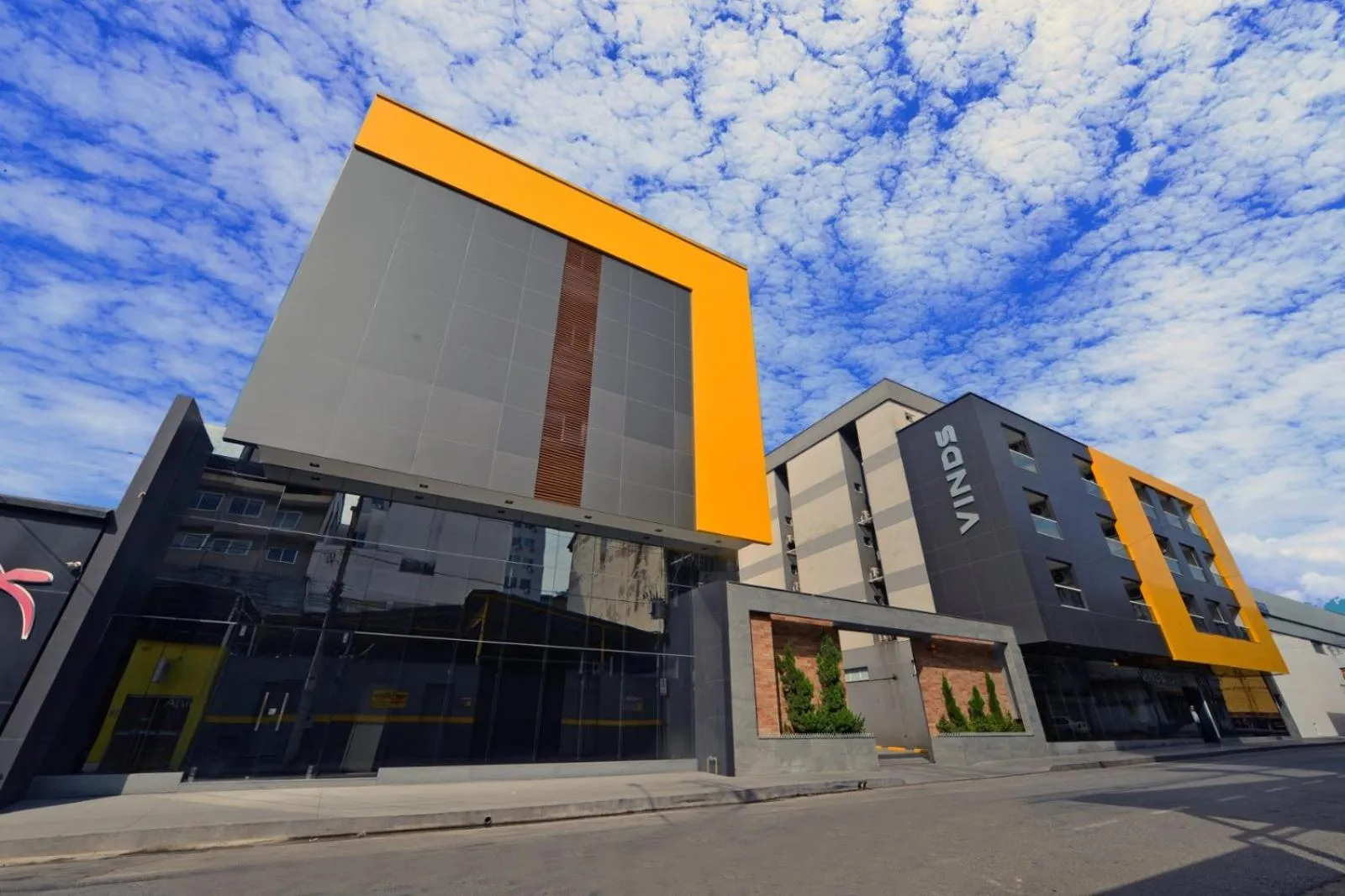 Property building in Vinds Economic Hotel