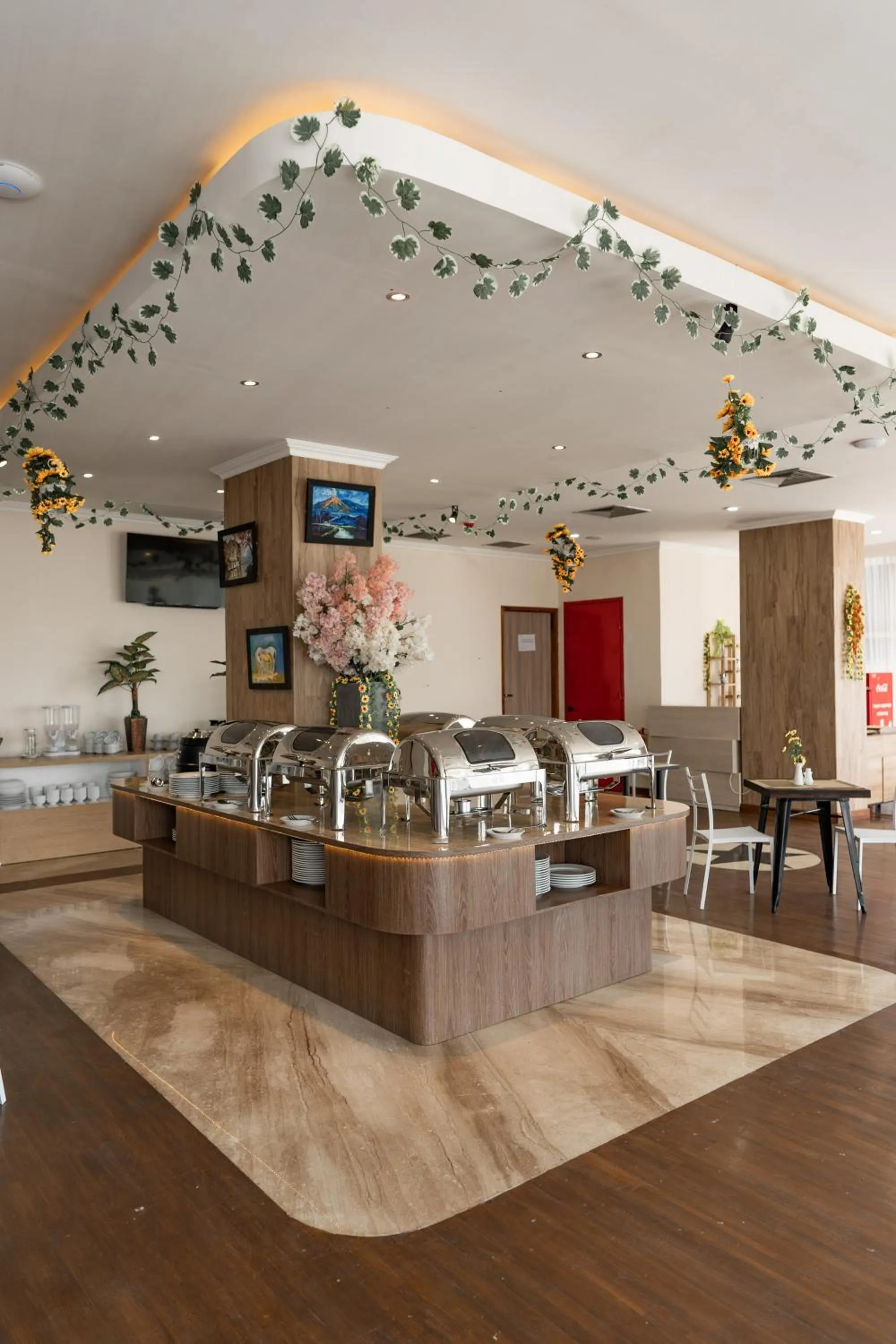 Restaurant/places to eat in Goldvitel Hotel Surabaya