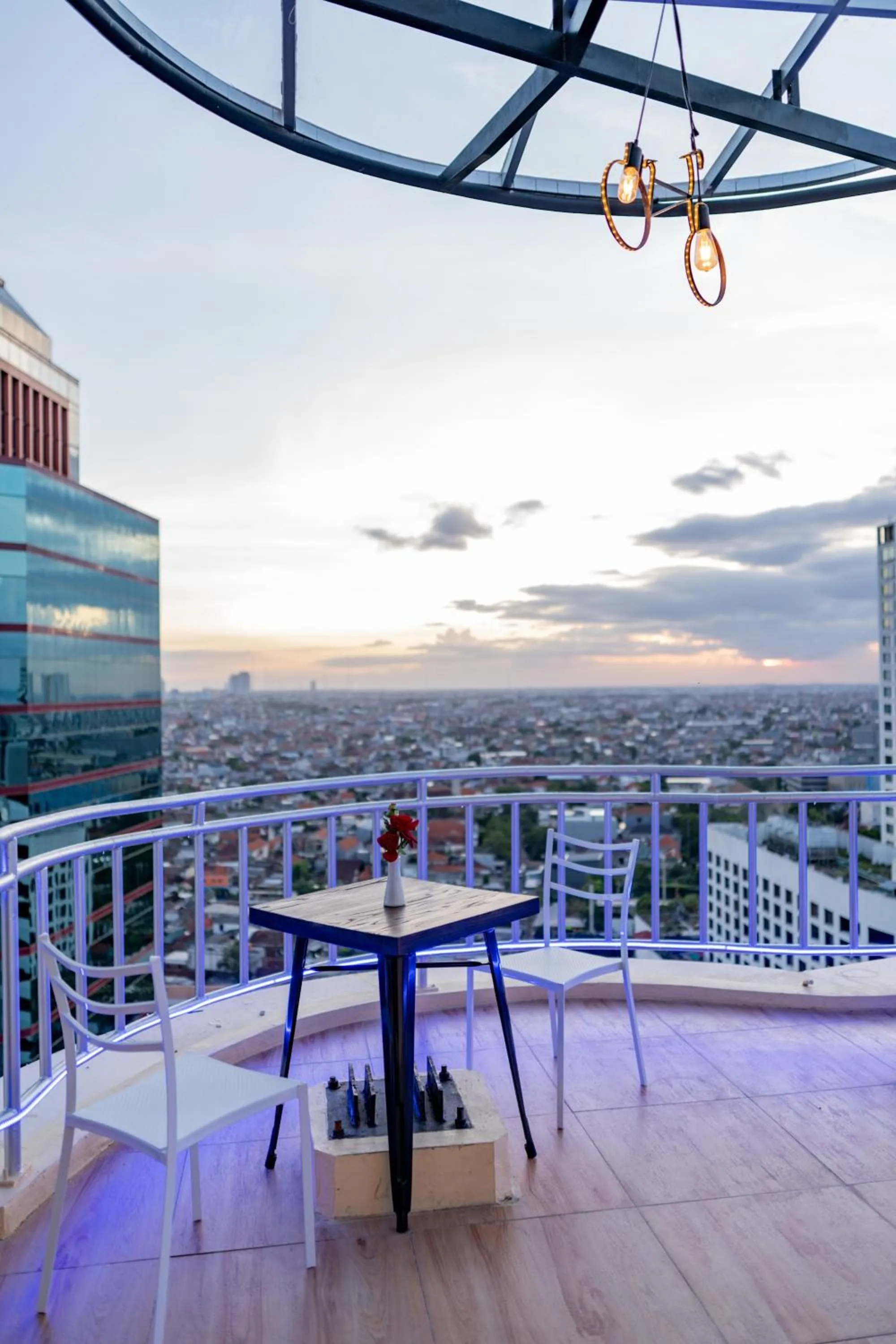 Balcony/Terrace in Goldvitel Hotel Surabaya