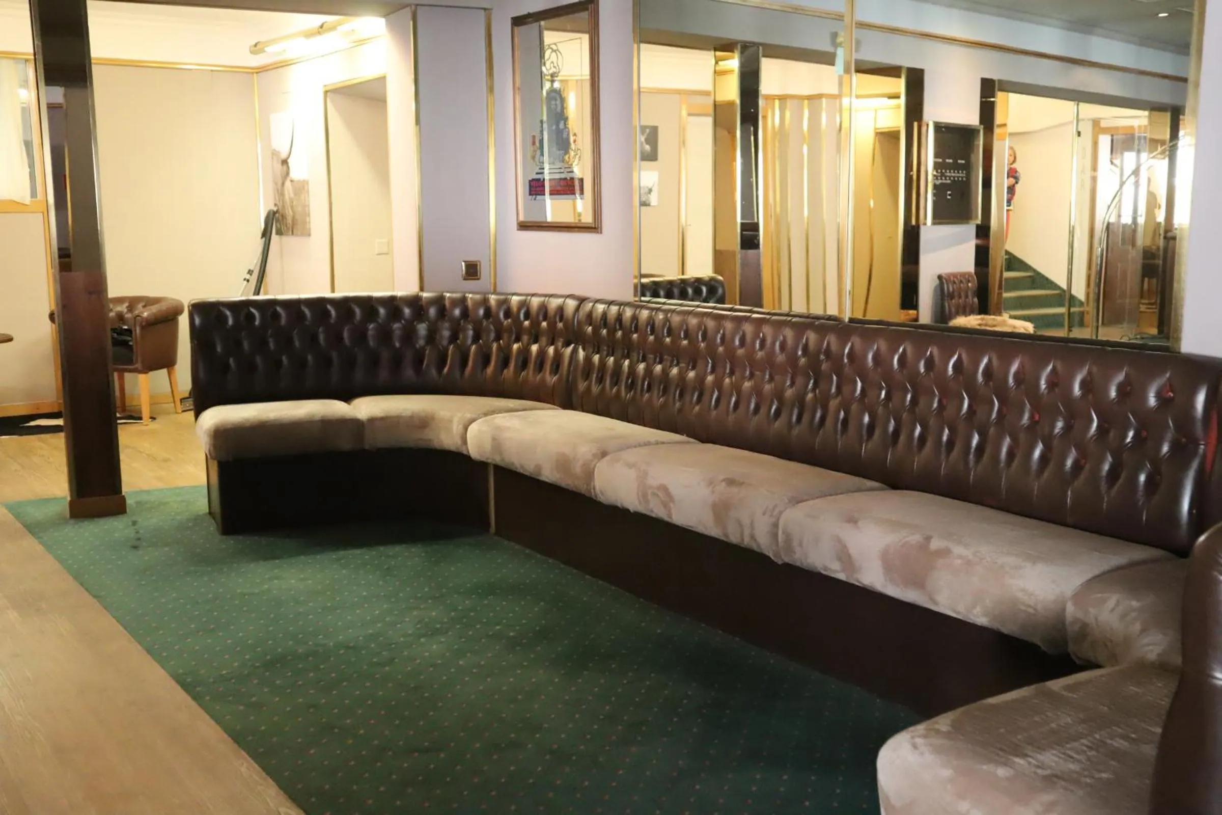 Lounge or bar in Grichting Hotel & Serviced Apartments