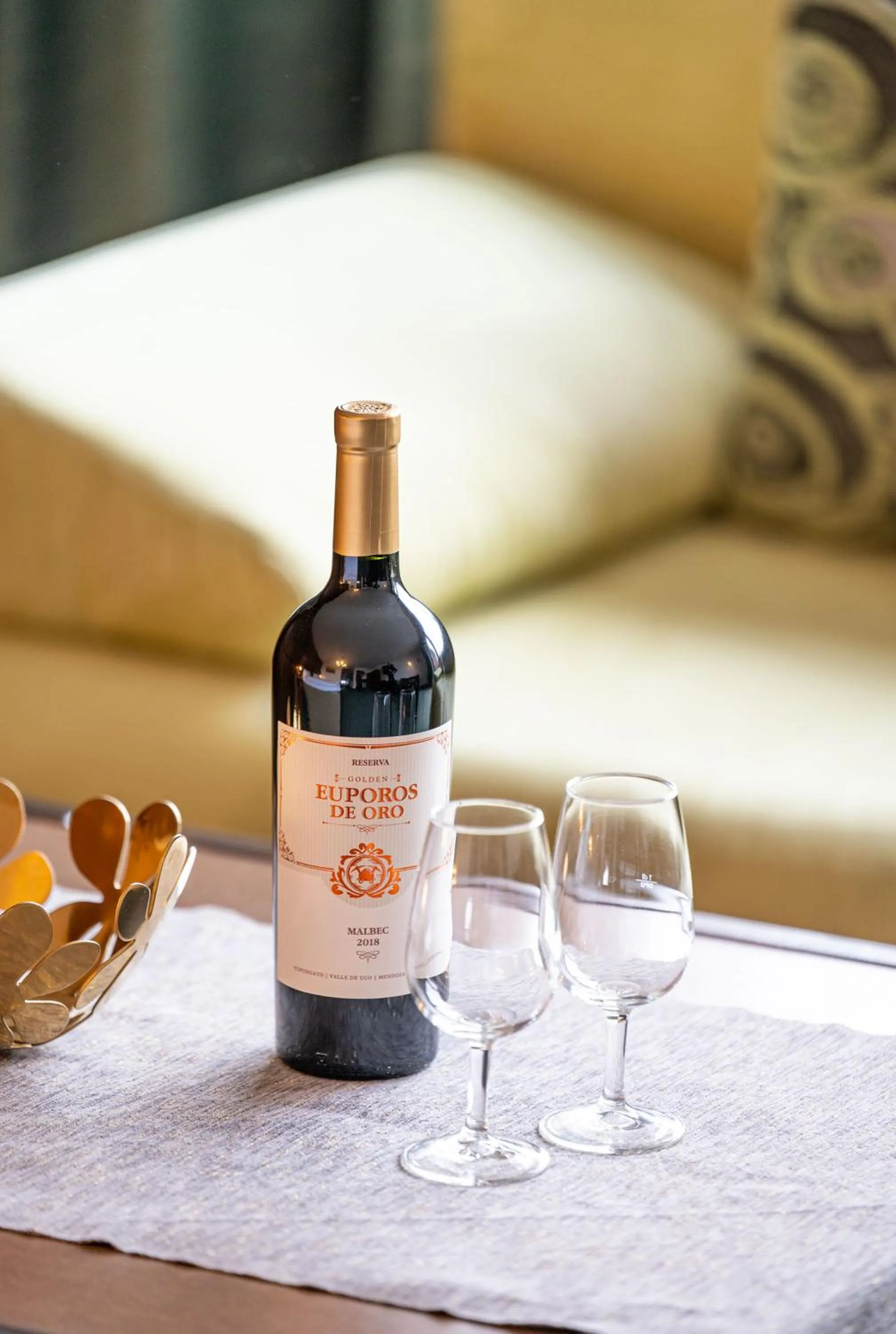 Restaurant/places to eat in Grichting Hotel & Serviced Apartments