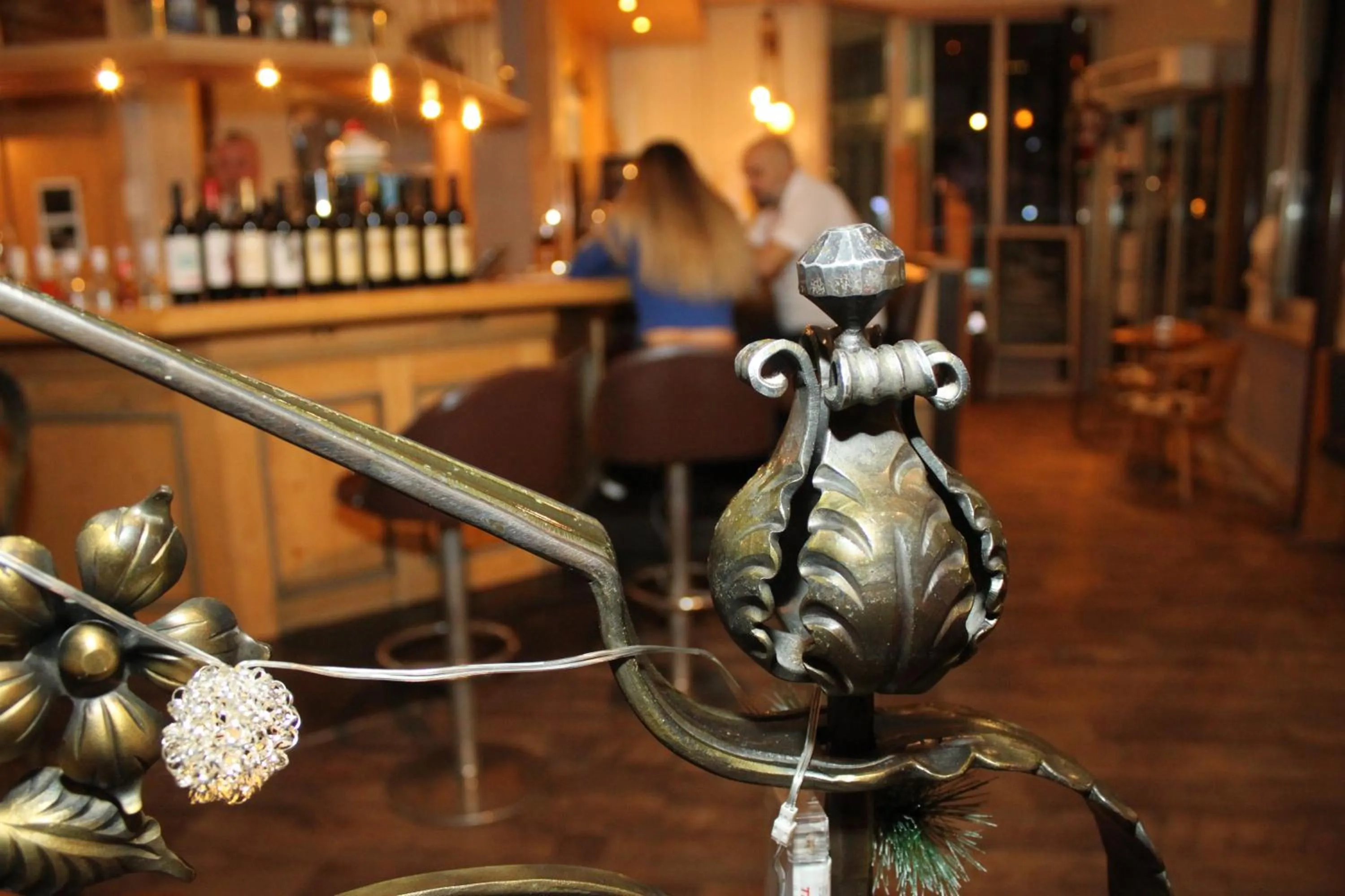 Restaurant/places to eat in Grichting Hotel & Serviced Apartments