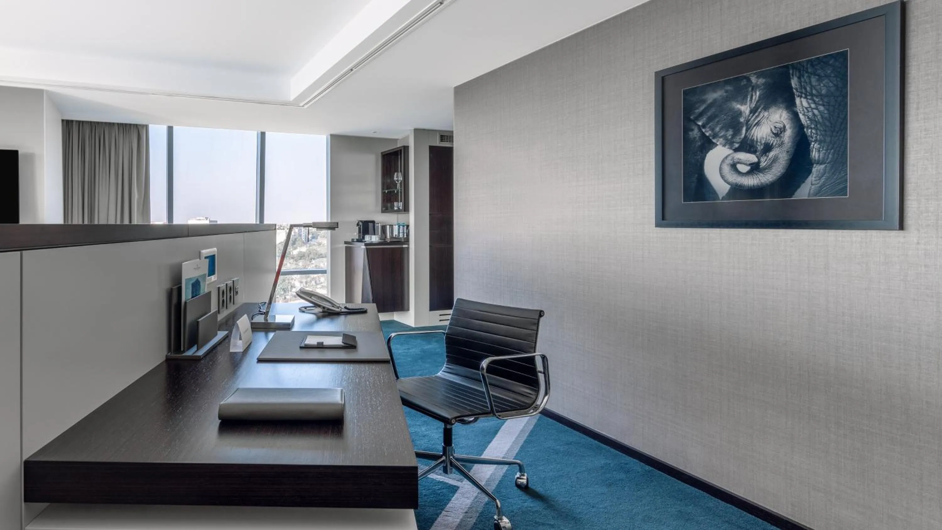 Photo of the whole room in InterContinental Luanda Miramar by IHG