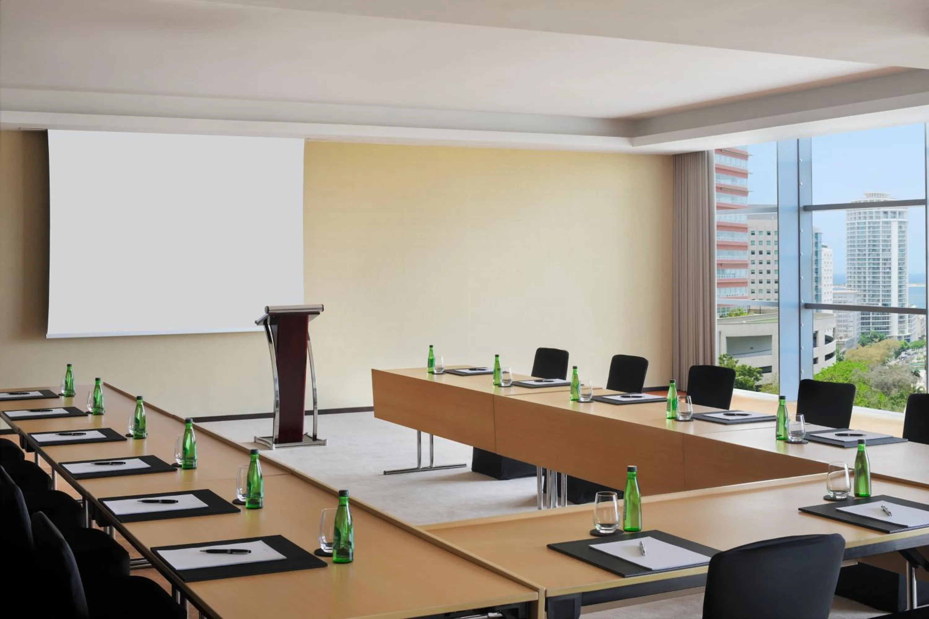 Meeting/conference room in InterContinental Luanda Miramar by IHG