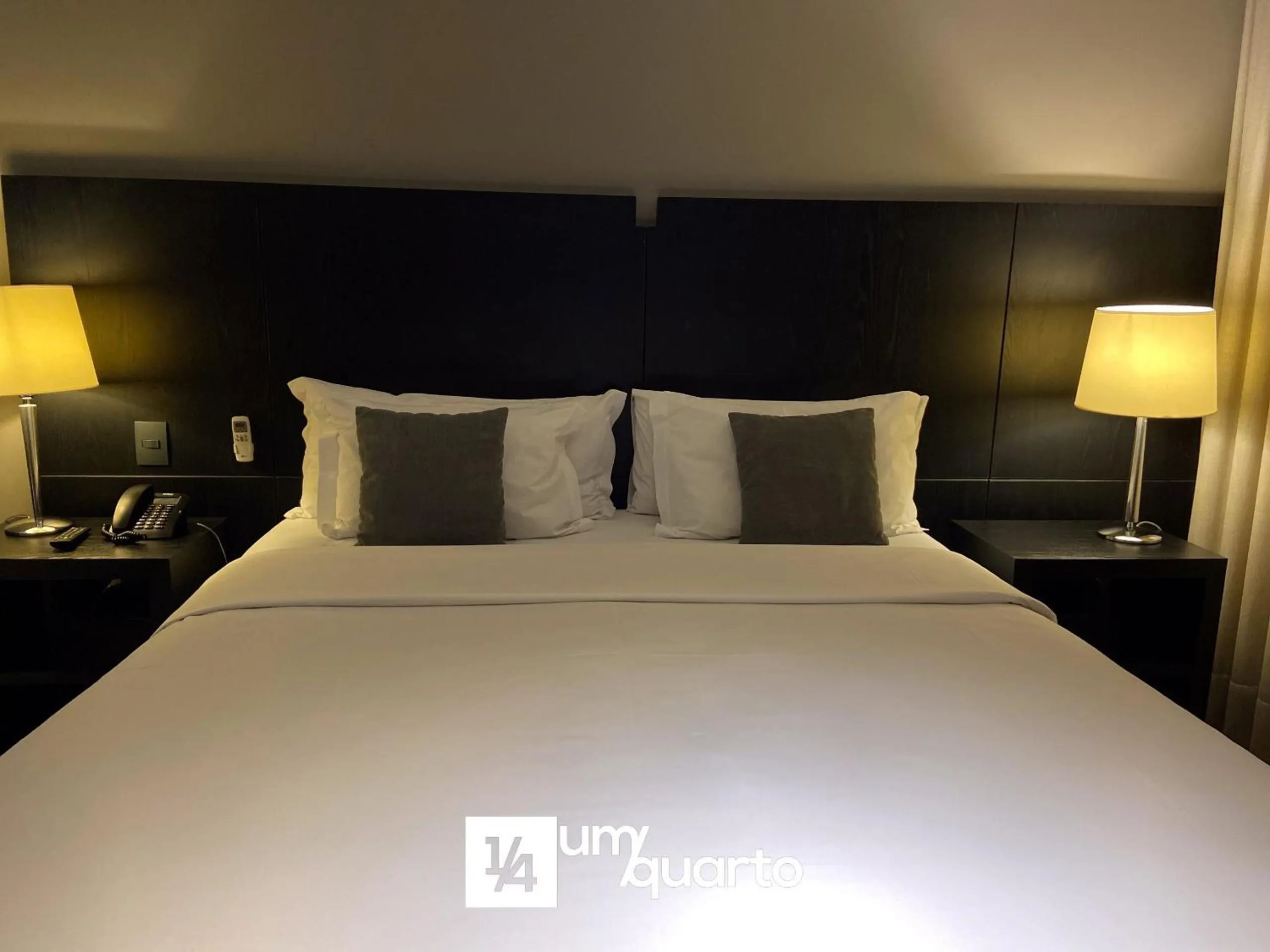 Bed in Manhattan Floor