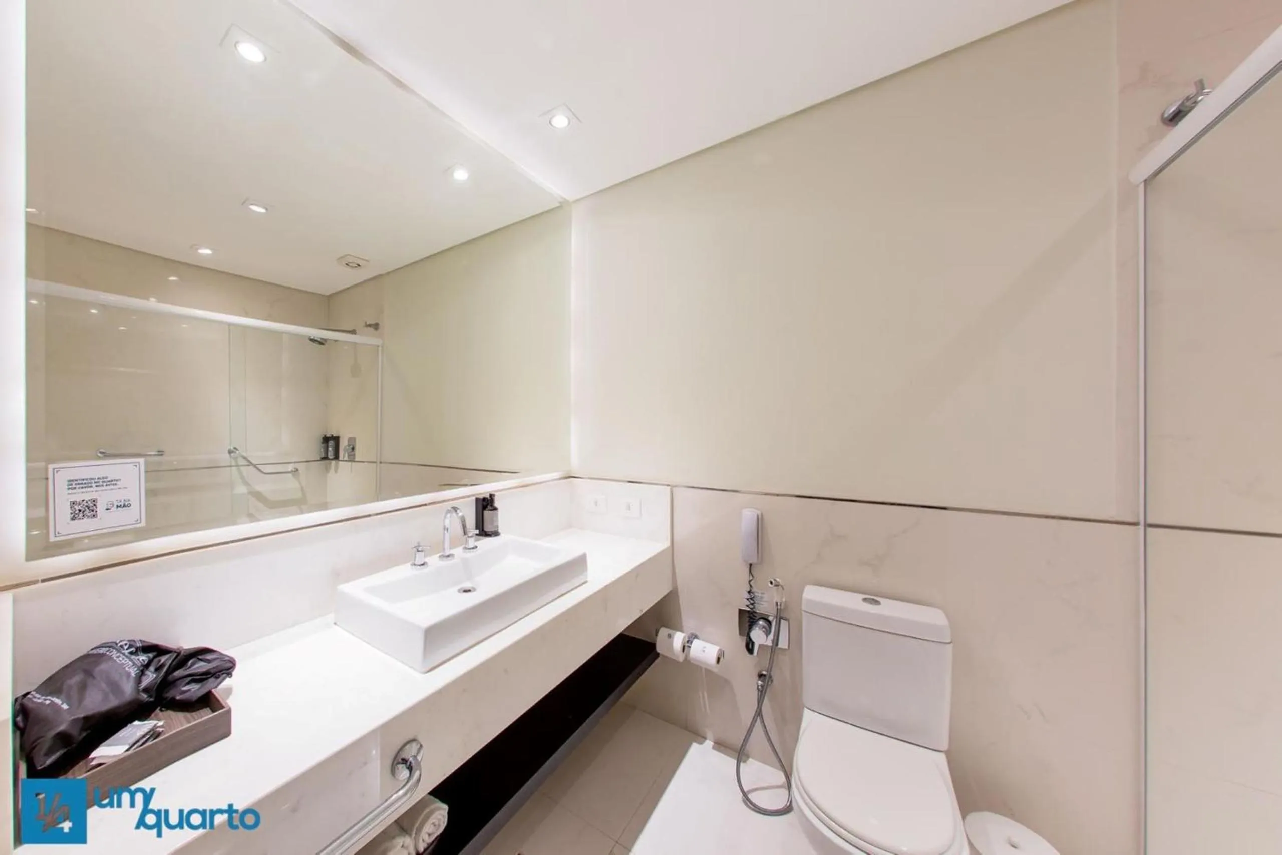 Bathroom in Manhattan Floor