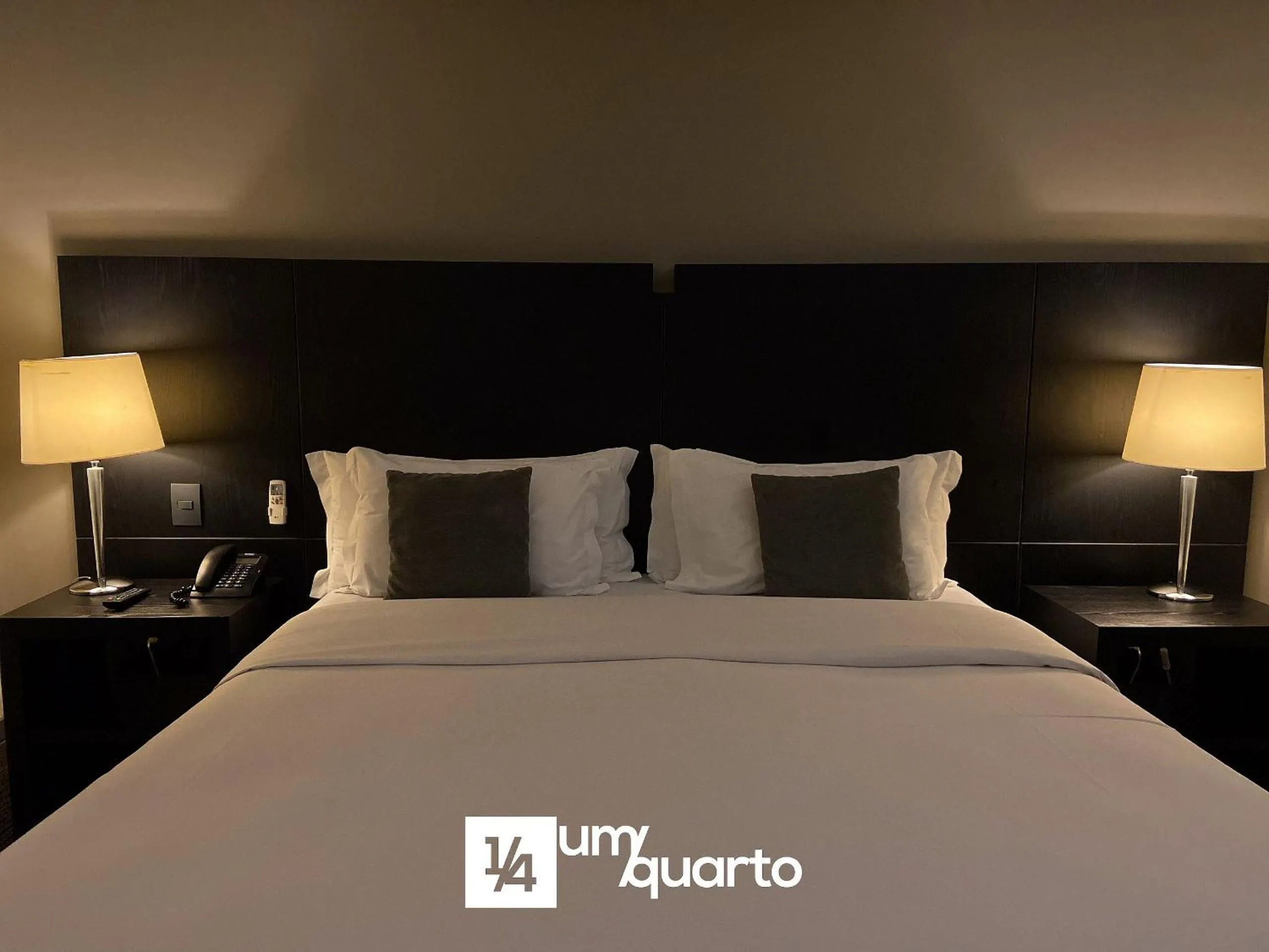 Bed in Manhattan Floor