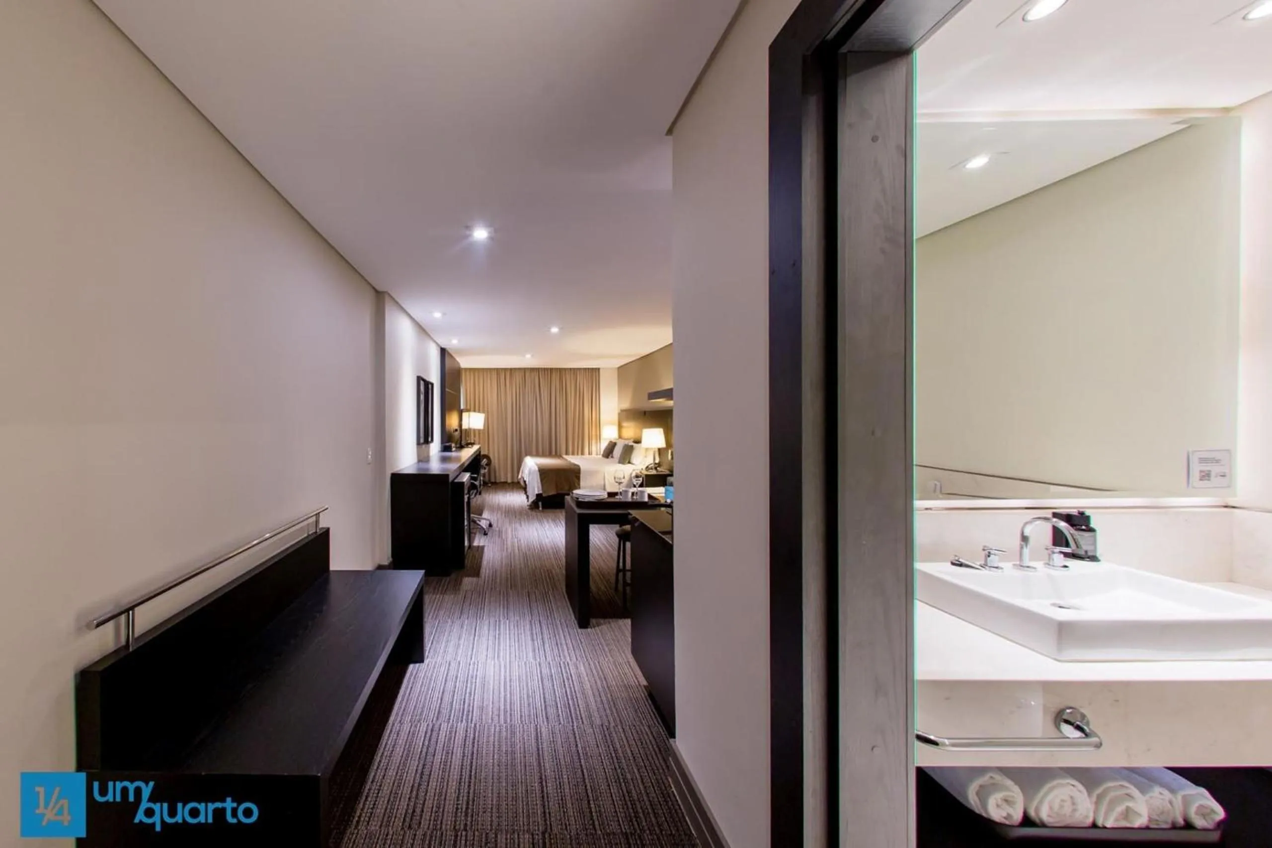 Bedroom in Manhattan Floor