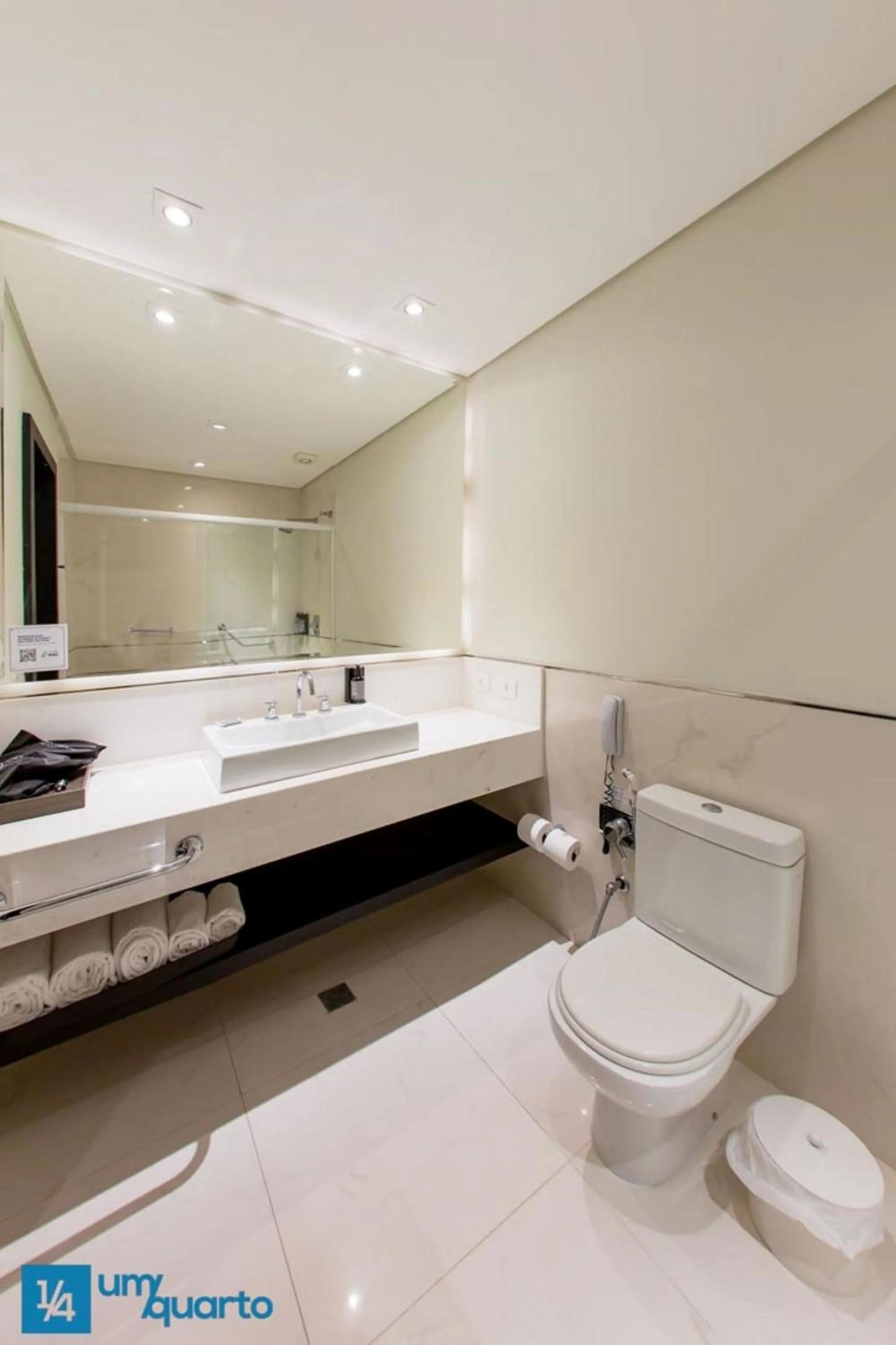 Bathroom in Manhattan Floor