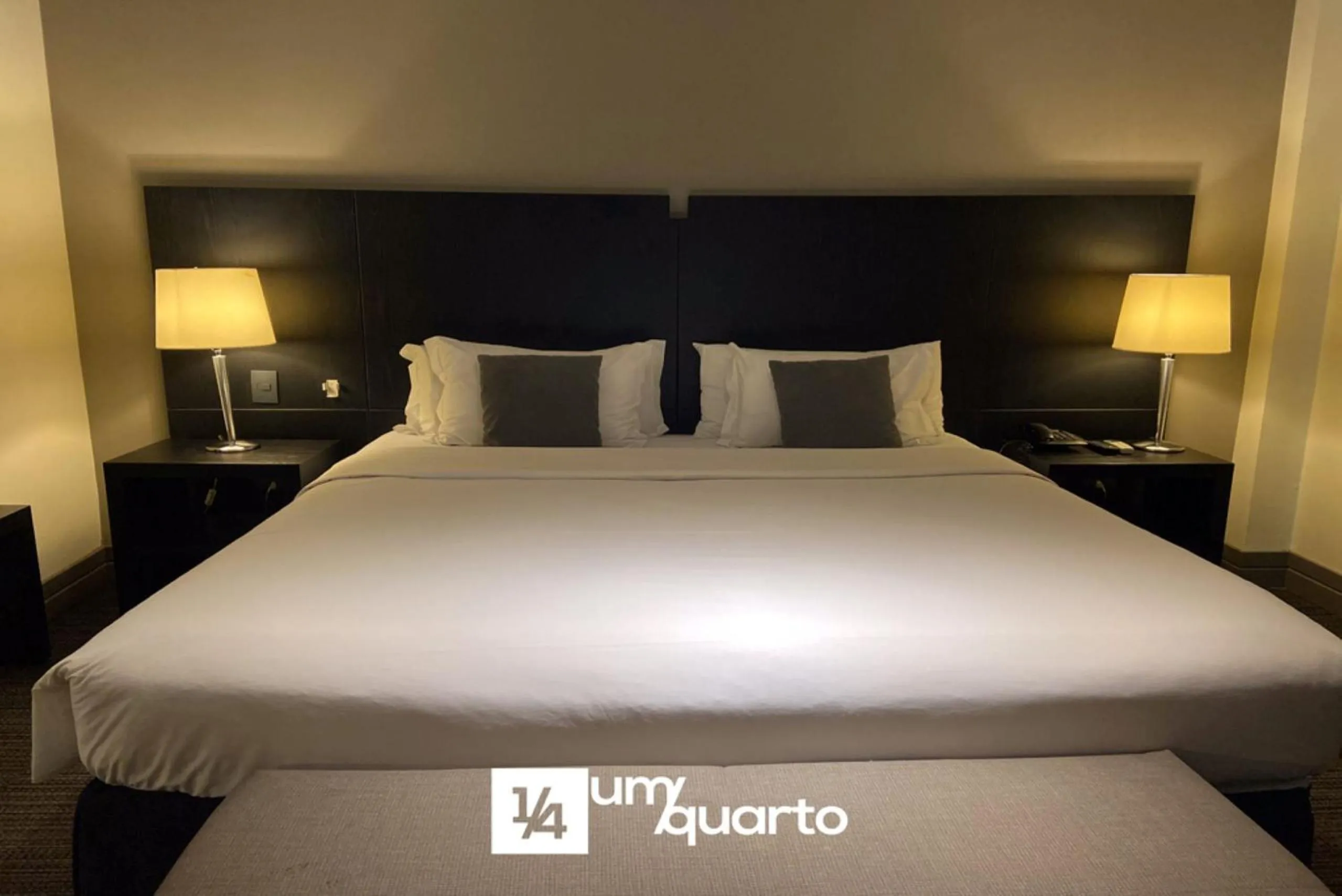 Bed in Manhattan Floor