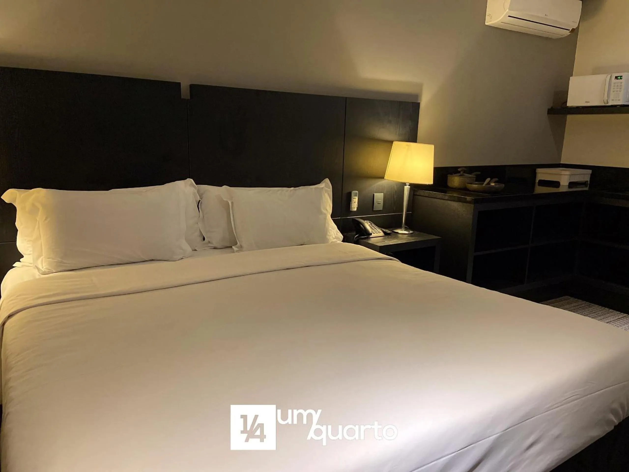 Bed in Manhattan Floor