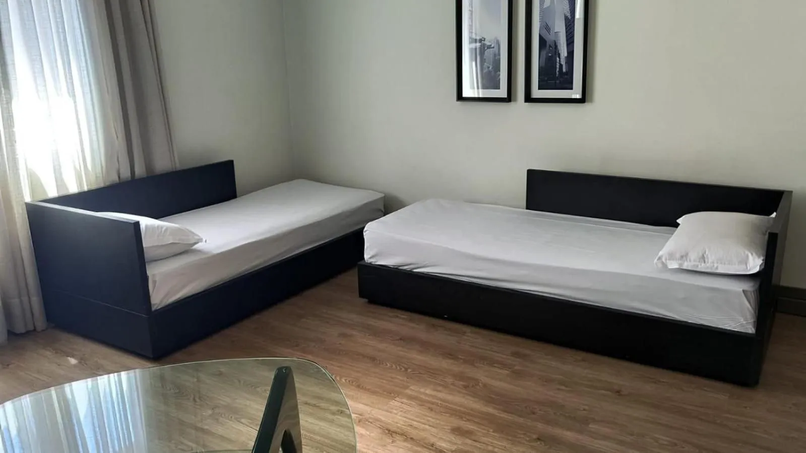 Bedroom, Bed in Manhattan Floor