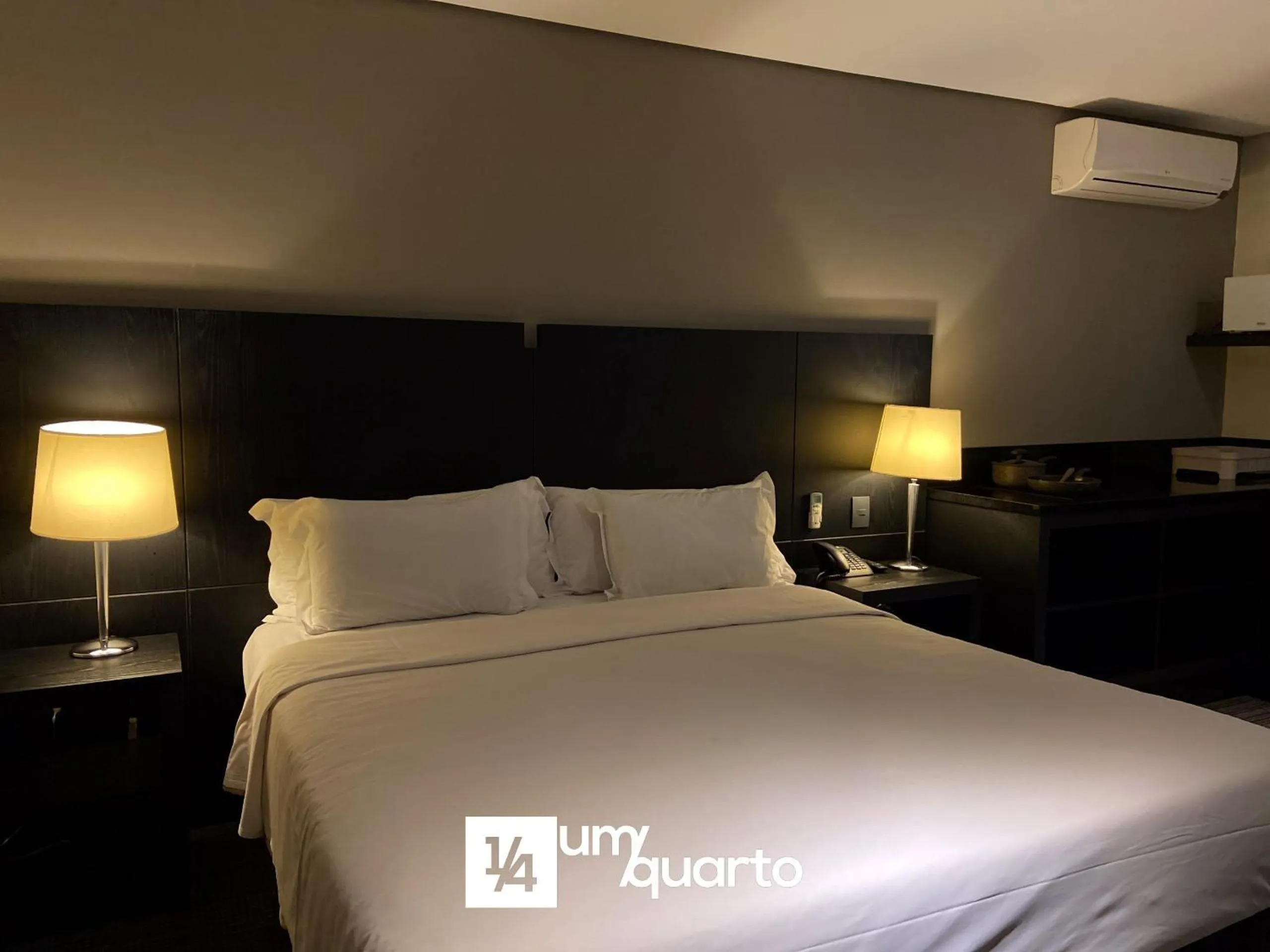 Bed in Manhattan Floor