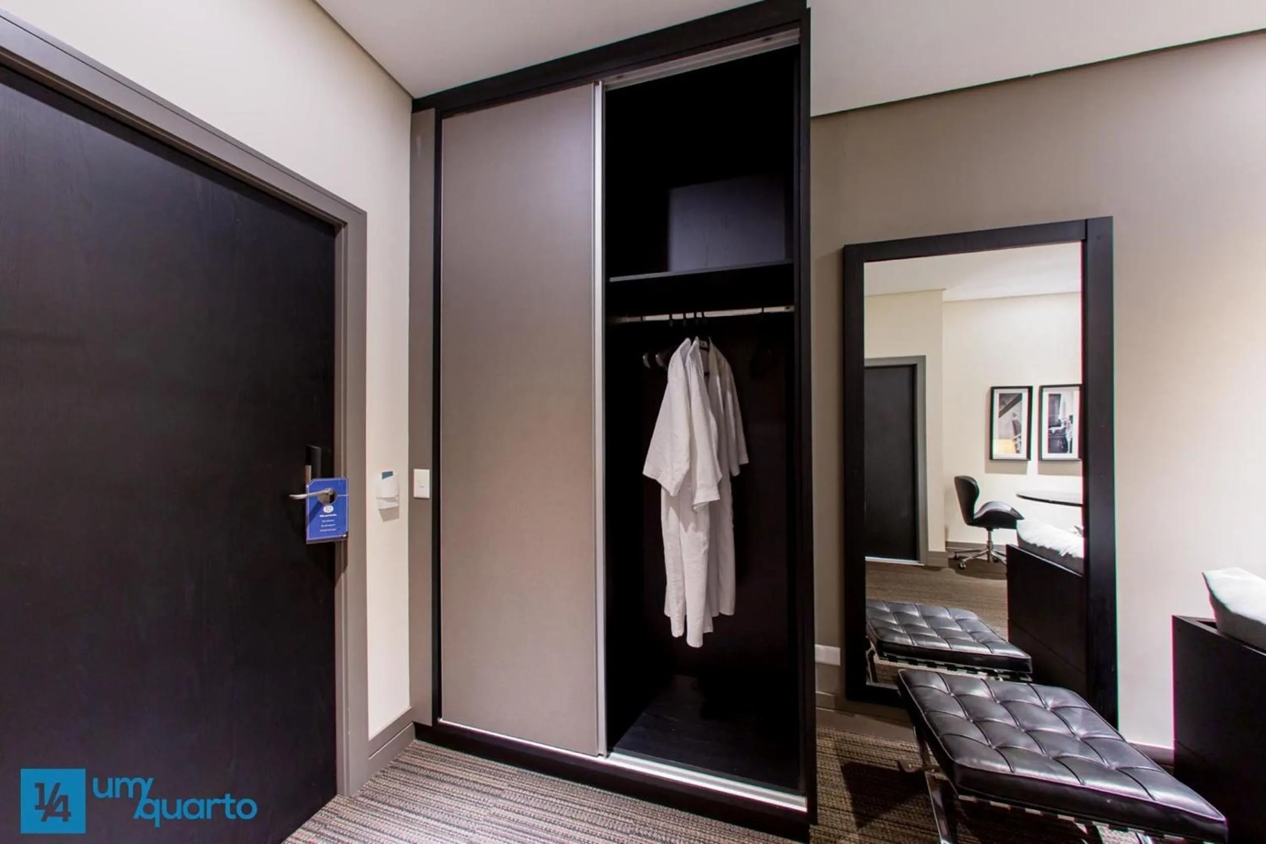 Bedroom in Manhattan Floor