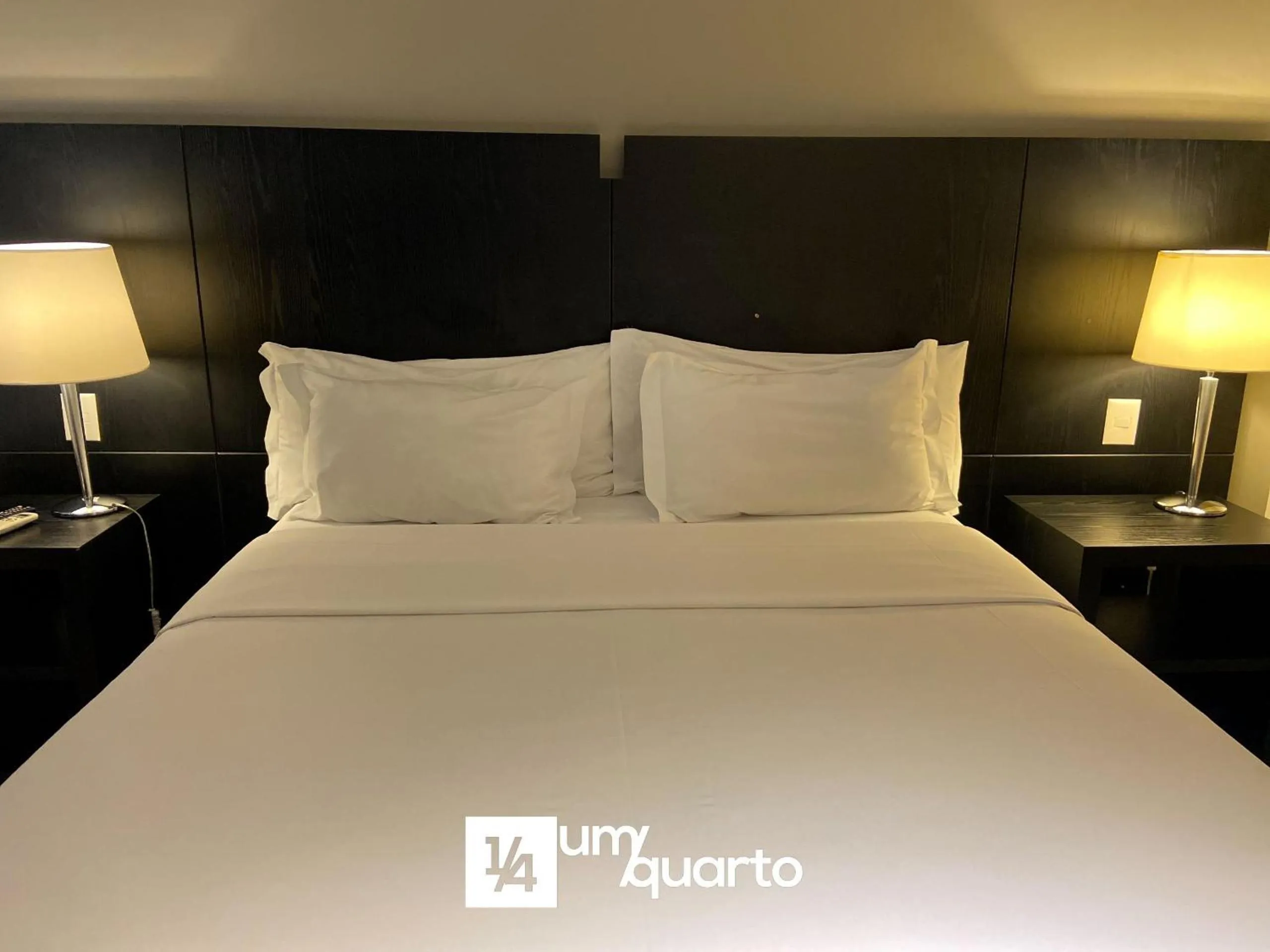 Bed in Manhattan Floor