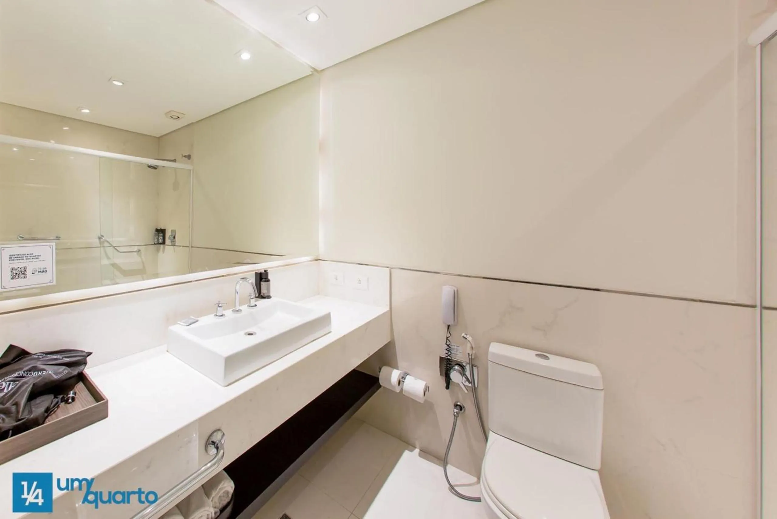 Bathroom in Manhattan Floor