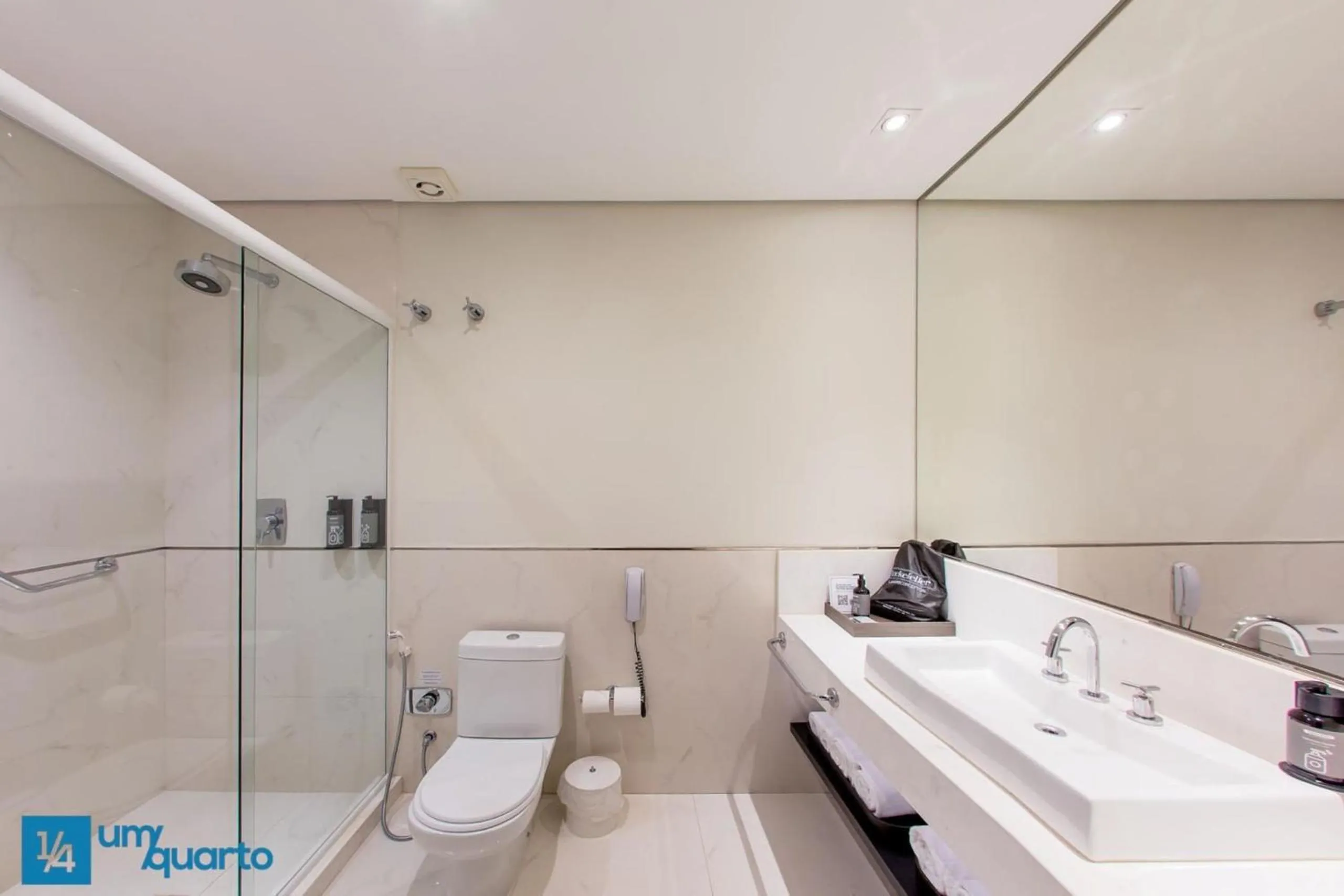 Bathroom in Manhattan Floor