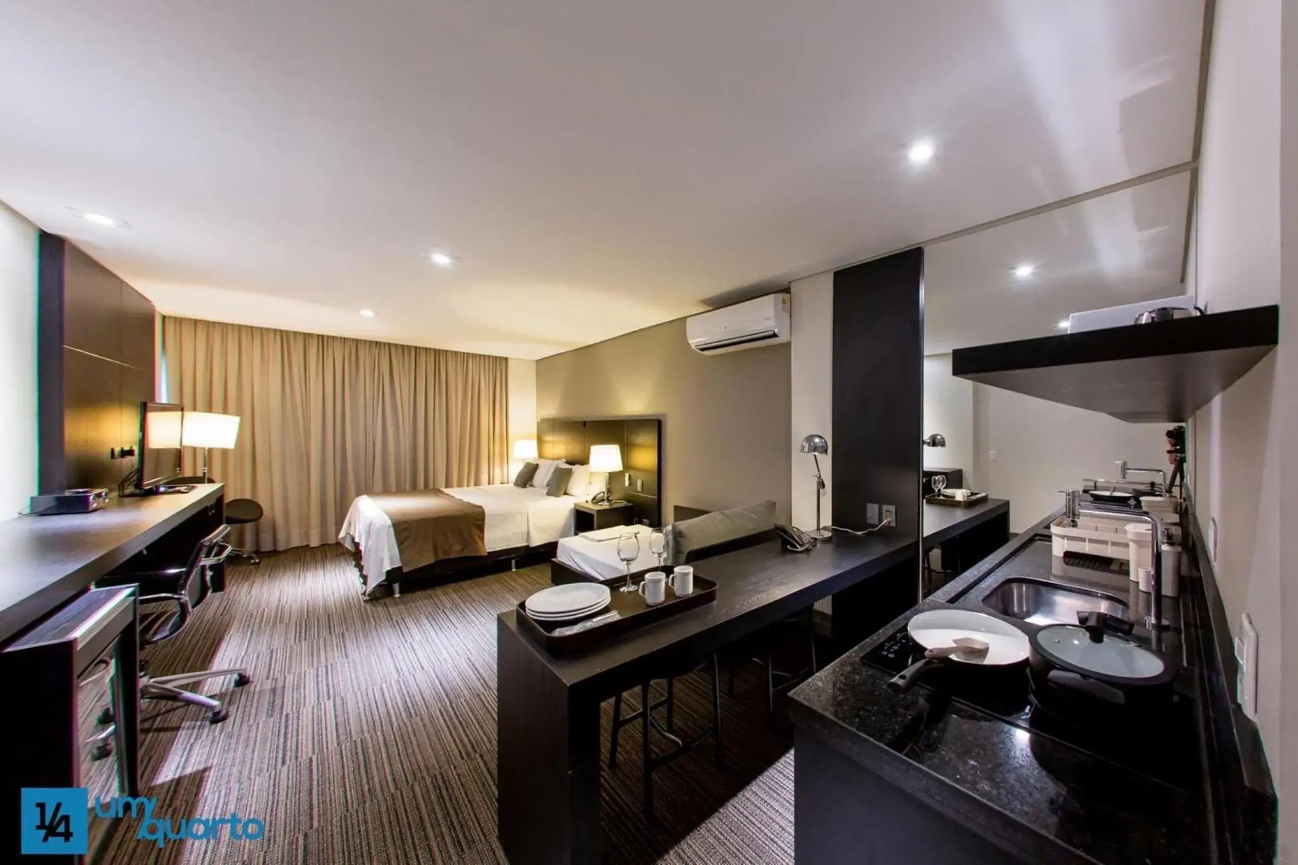 Budget Double Room in Manhattan Floor Budget Double Room in Manhattan Floor