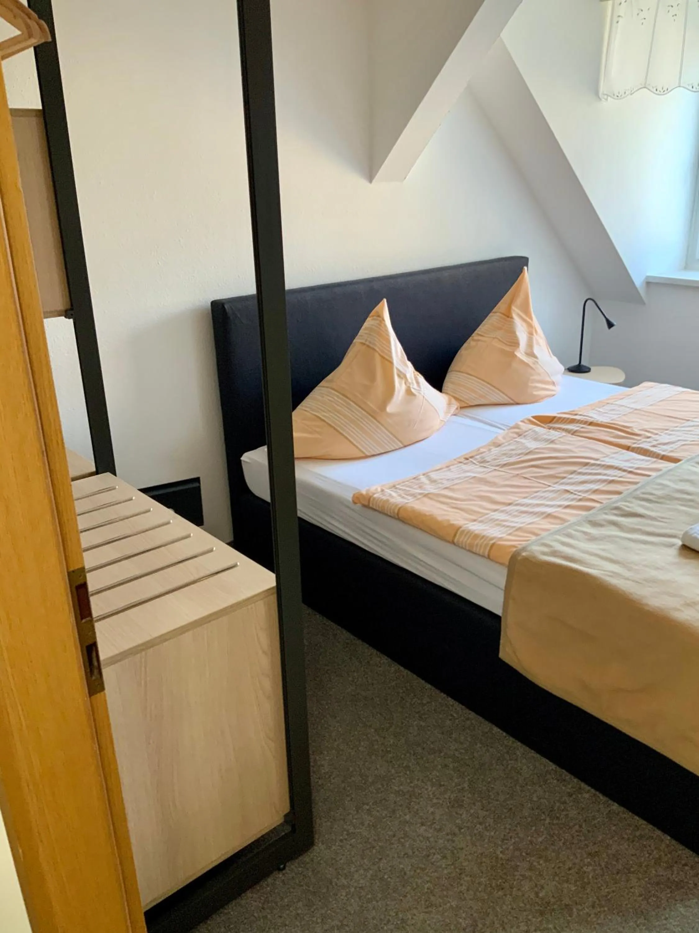 Photo of the whole room, Bed in Bluhm's Hotel & Restaurant am Markt