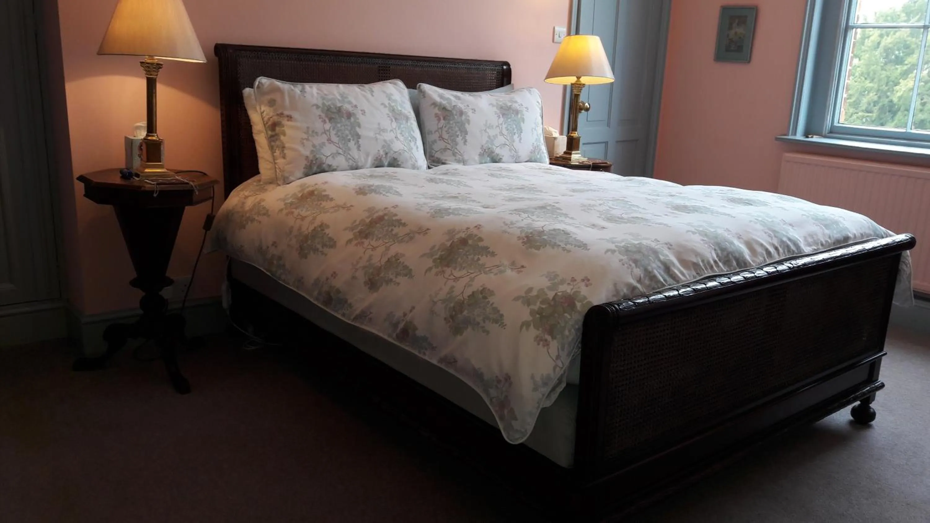 Bed in Glebe House Muston