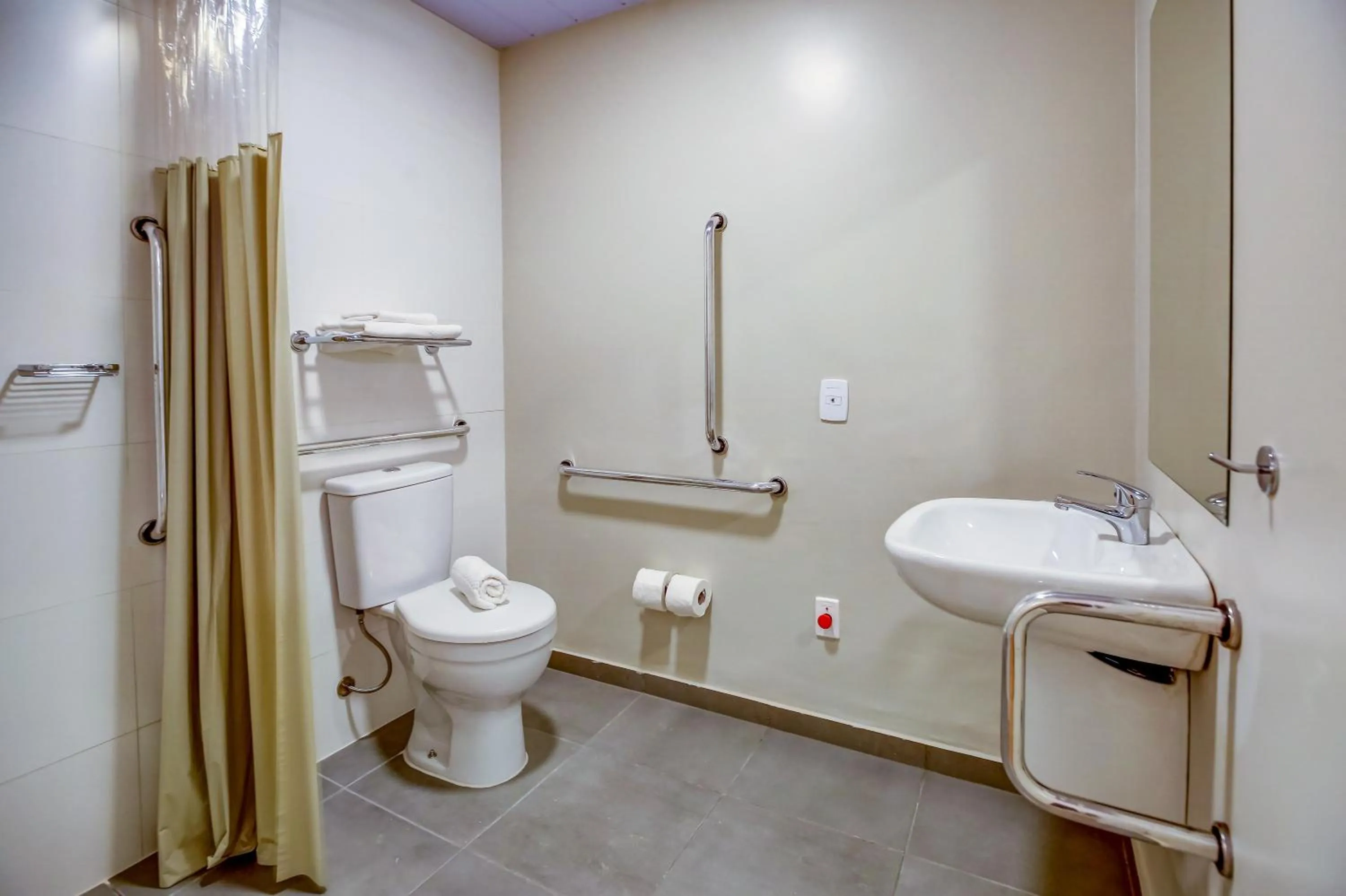 Bathroom in Transamerica Fit Sorriso