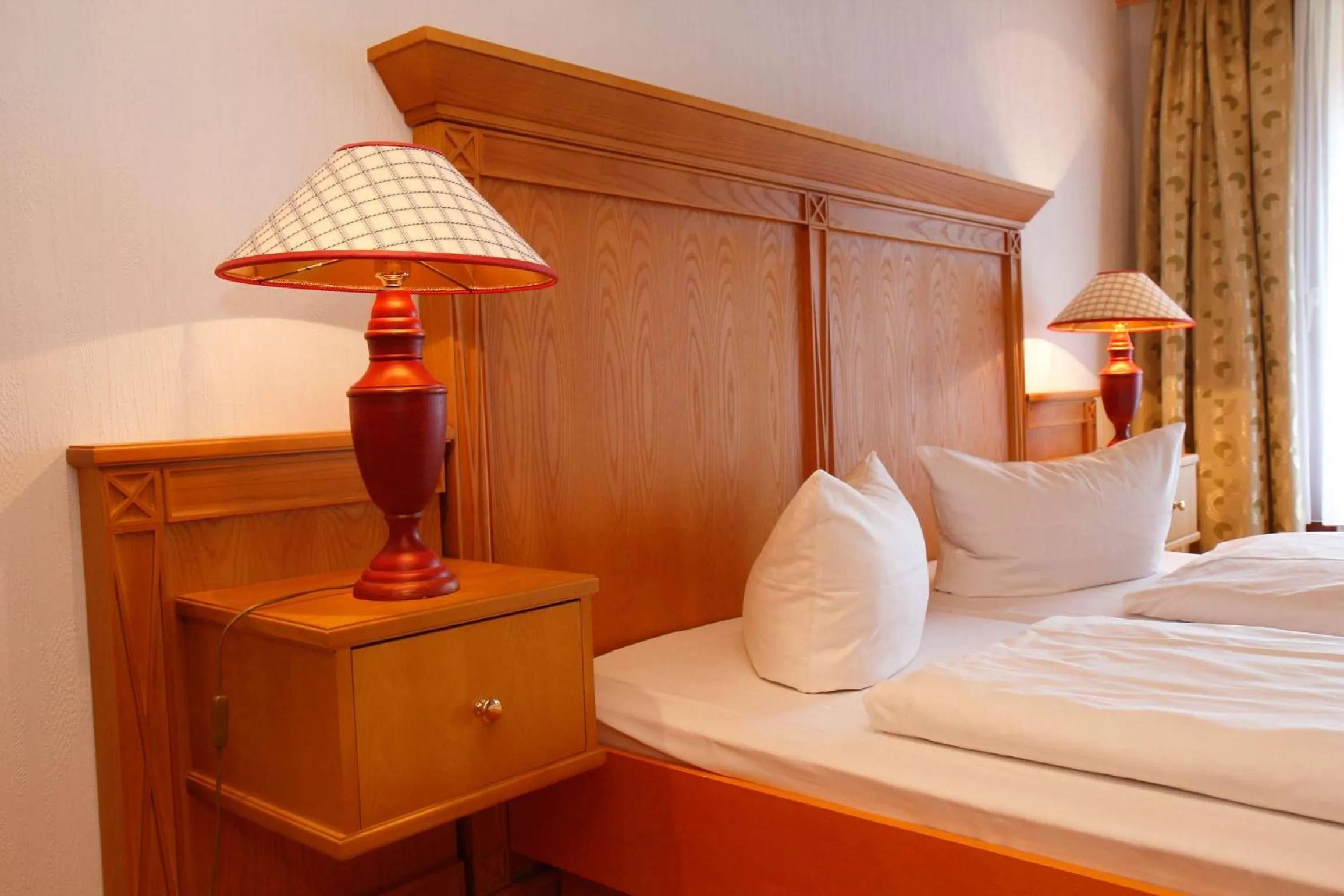 Bedroom, Bed in Parkhotel Waldlust