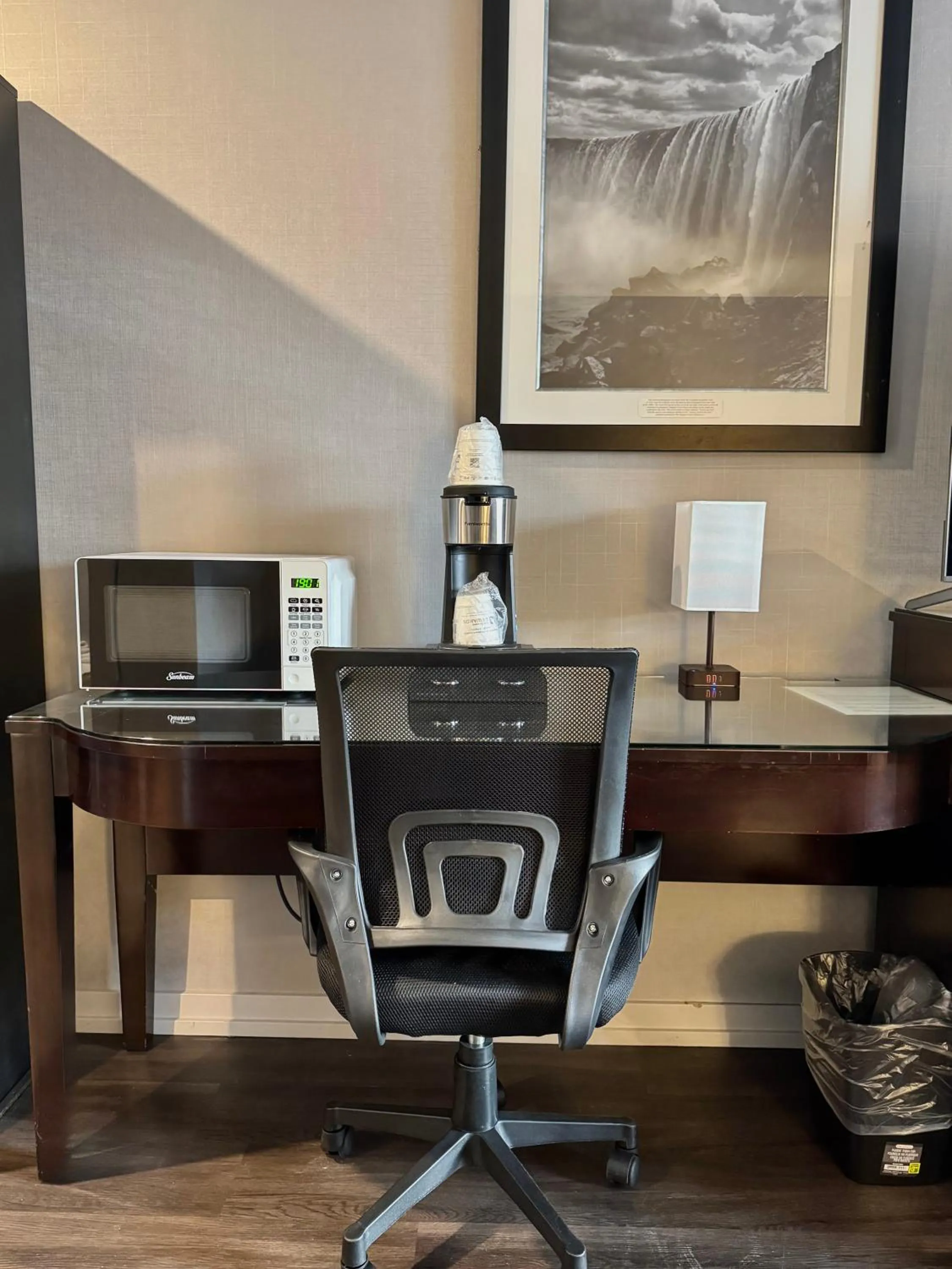 Coffee/tea facilities in Big Bird Inn Wawa, SureStay Collection by Best Western