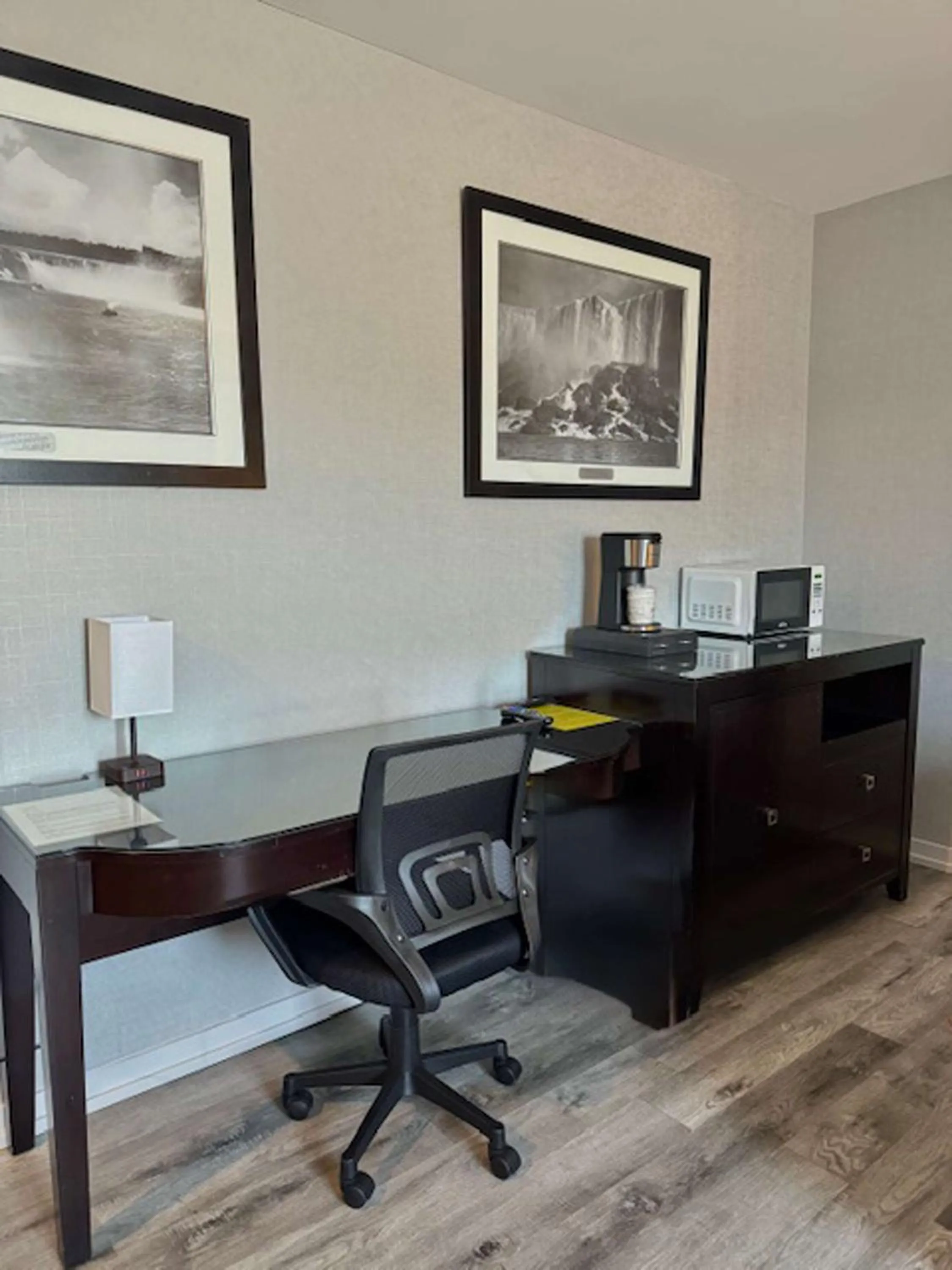 Bedroom in Big Bird Inn Wawa, SureStay Collection by Best Western