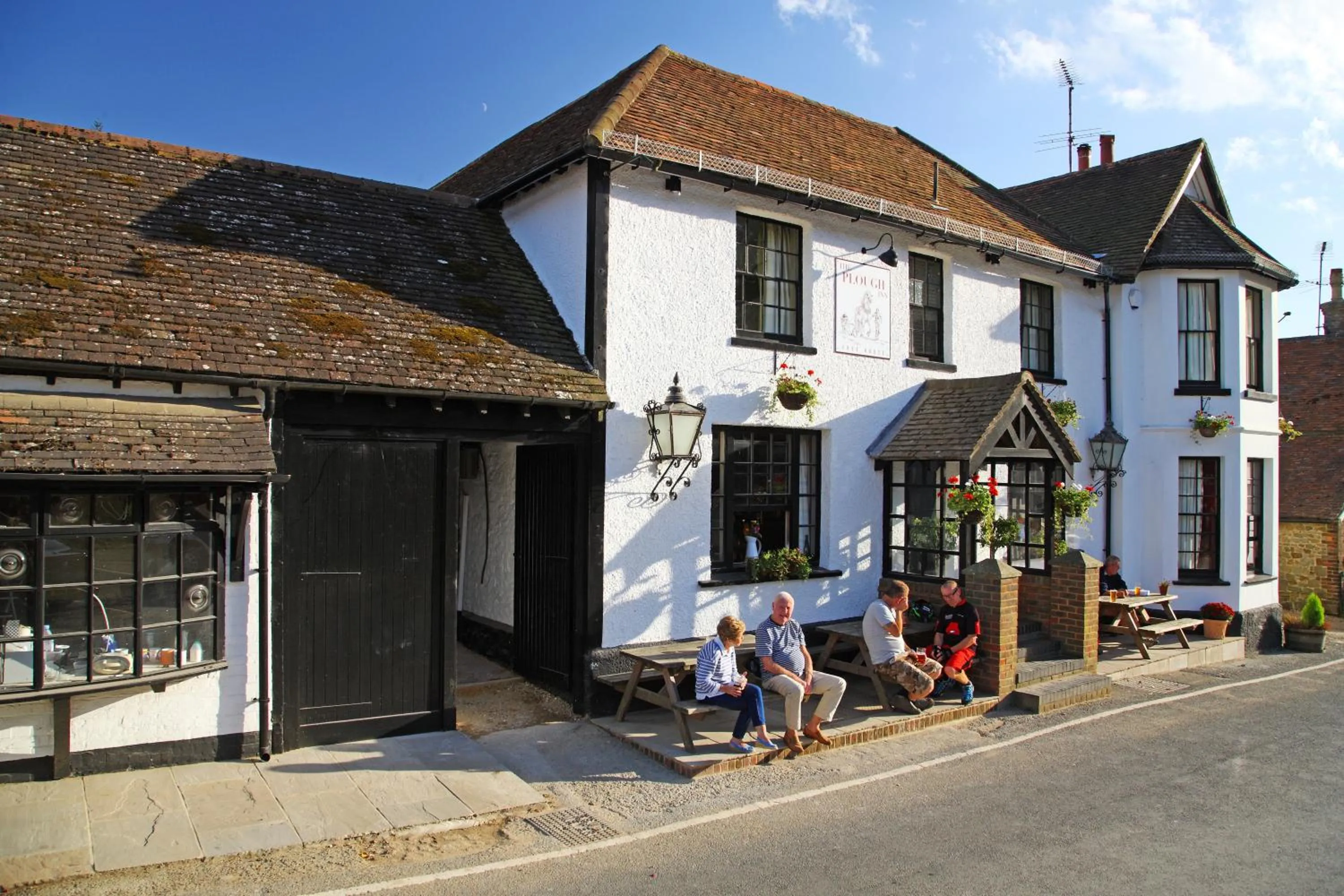 Facade/entrance in The Plough Inn