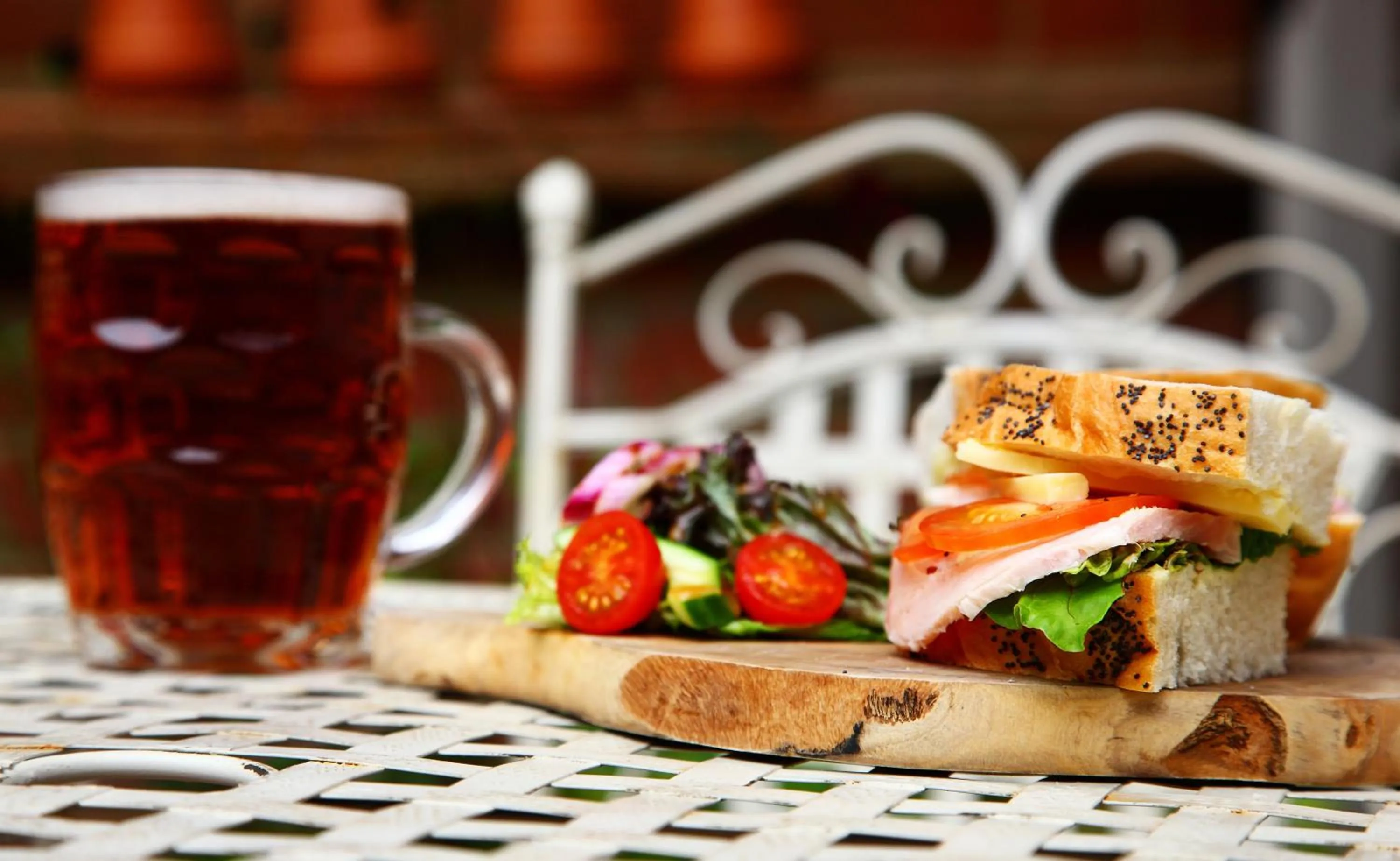 Lunch in The Plough Inn