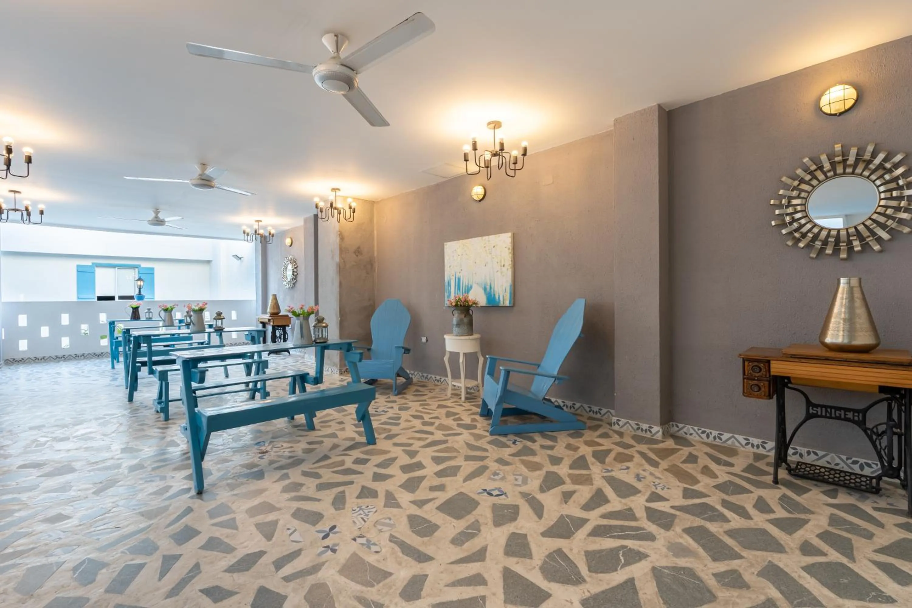 Seating area in Hotel Adaz Mediterráneo