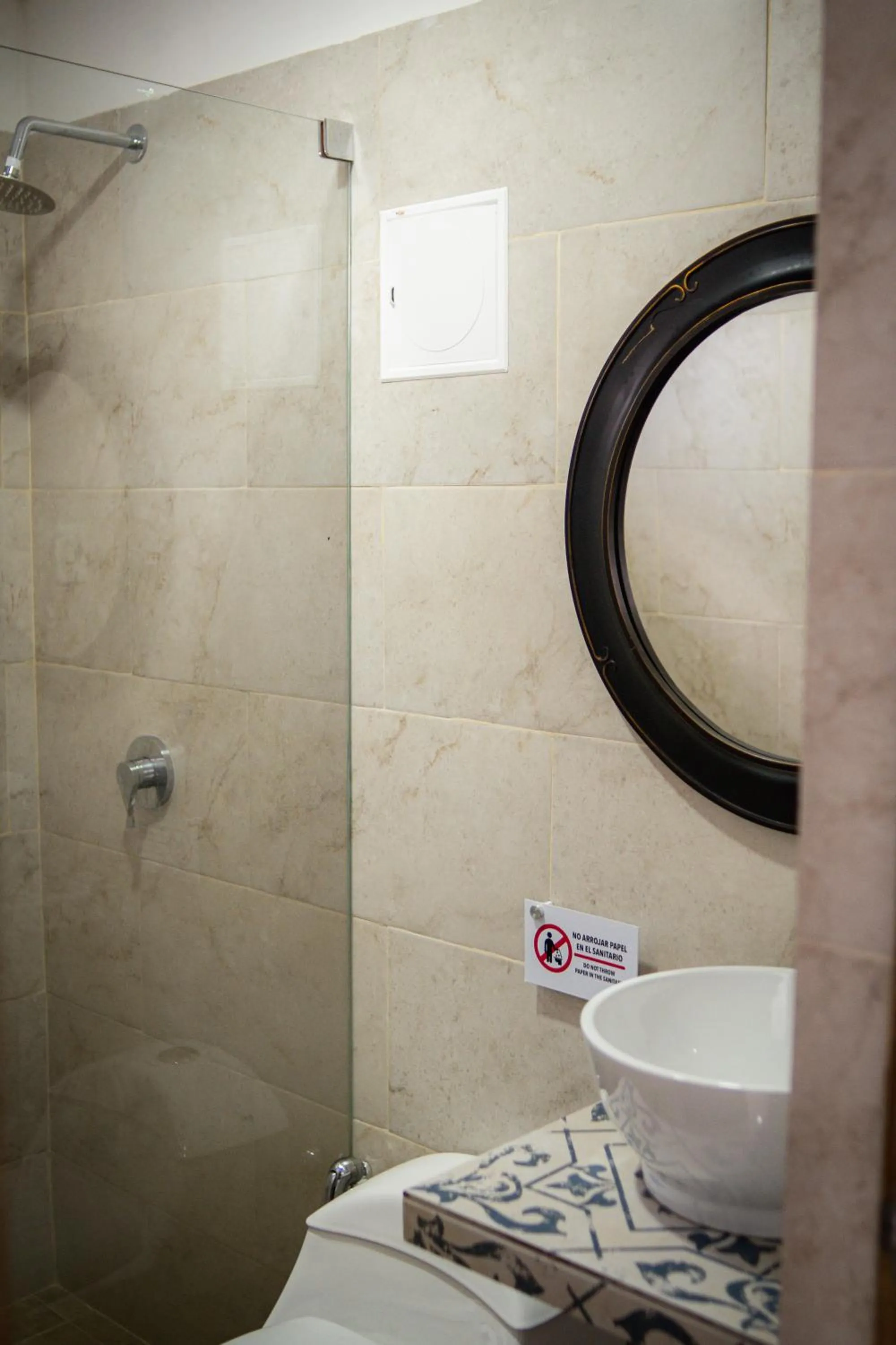 Bathroom in Hotel ADAZ Mediterráneo