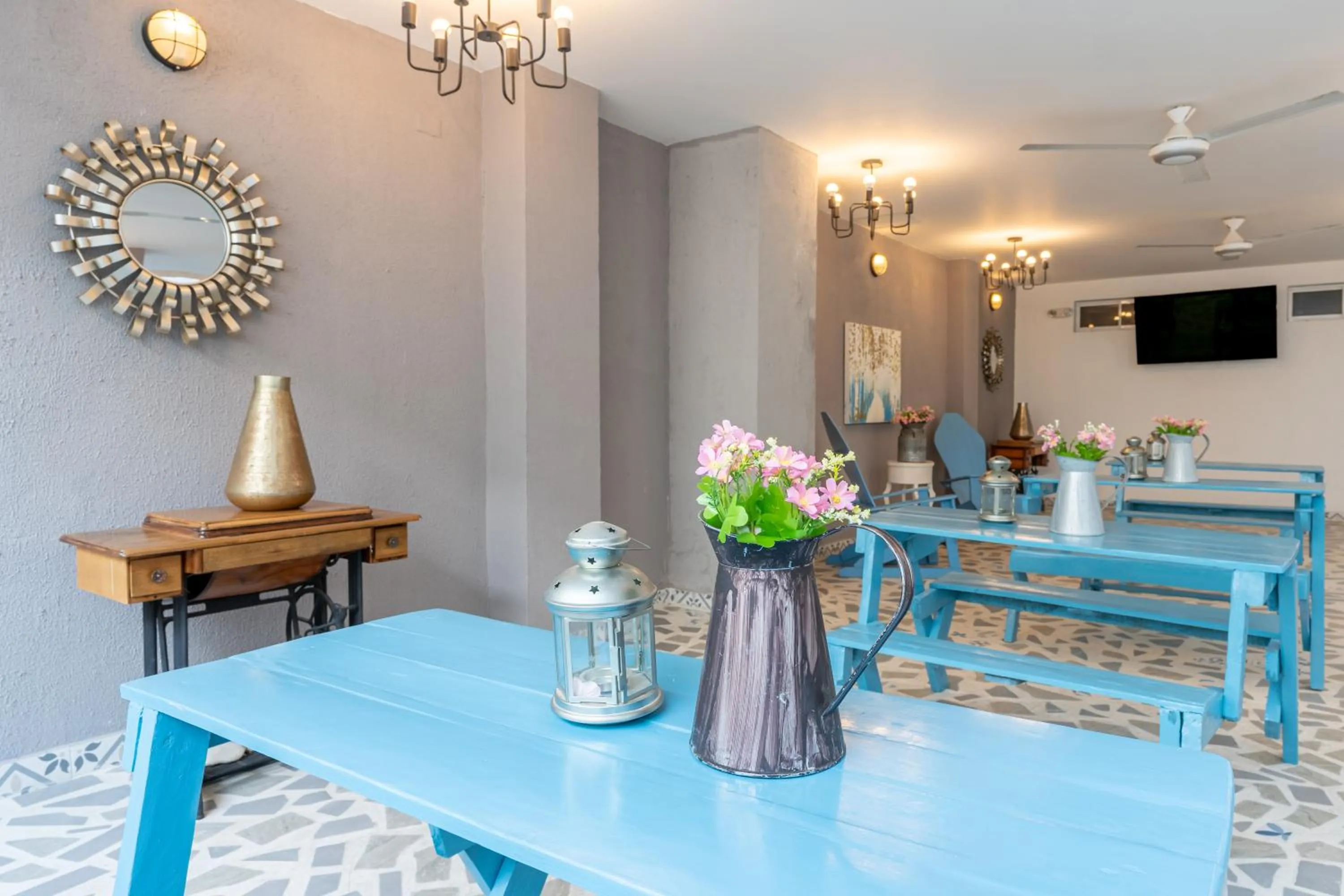 TV and multimedia in Hotel Adaz Mediterráneo