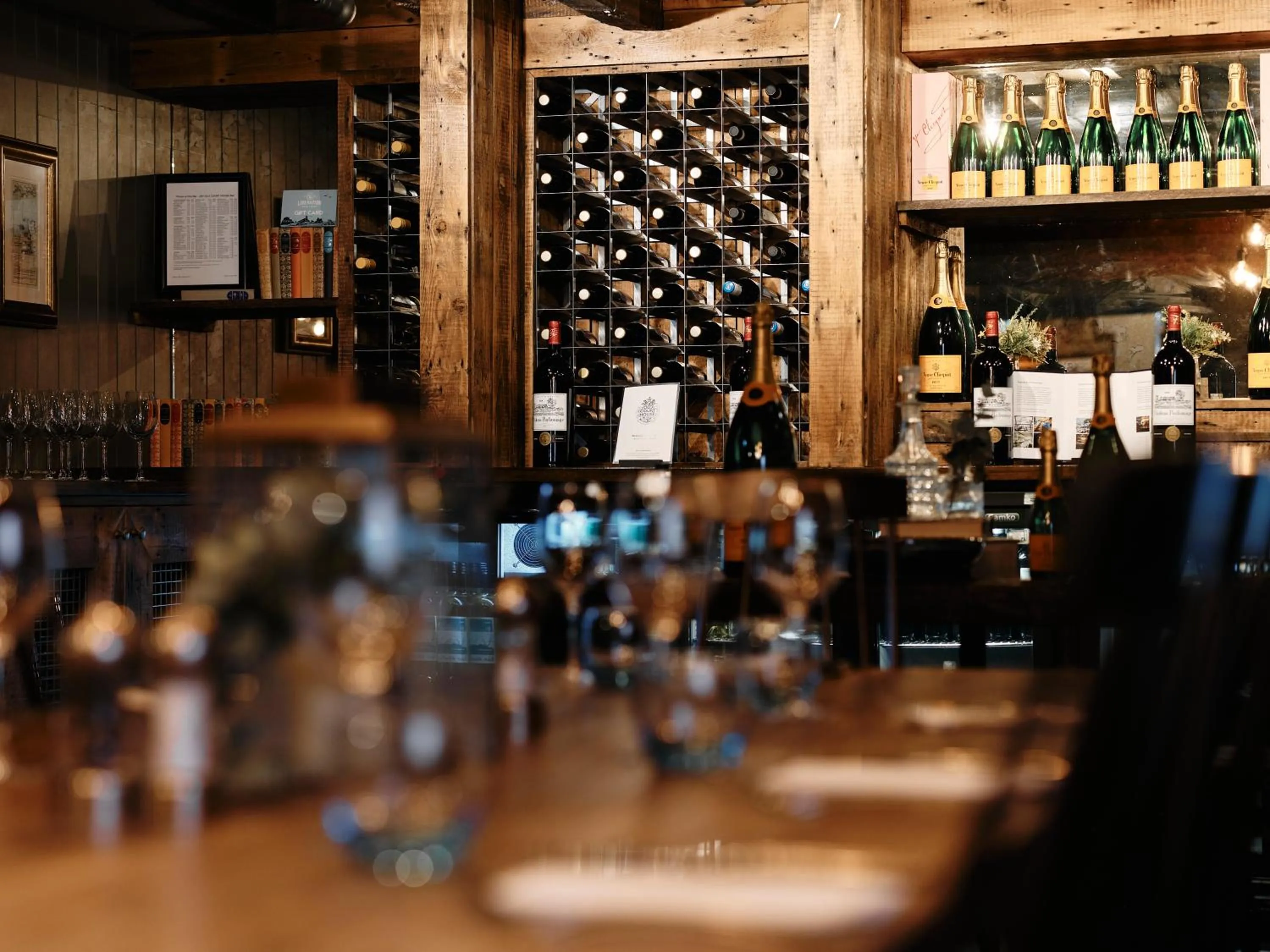 Food and drinks in Old Court House Inn