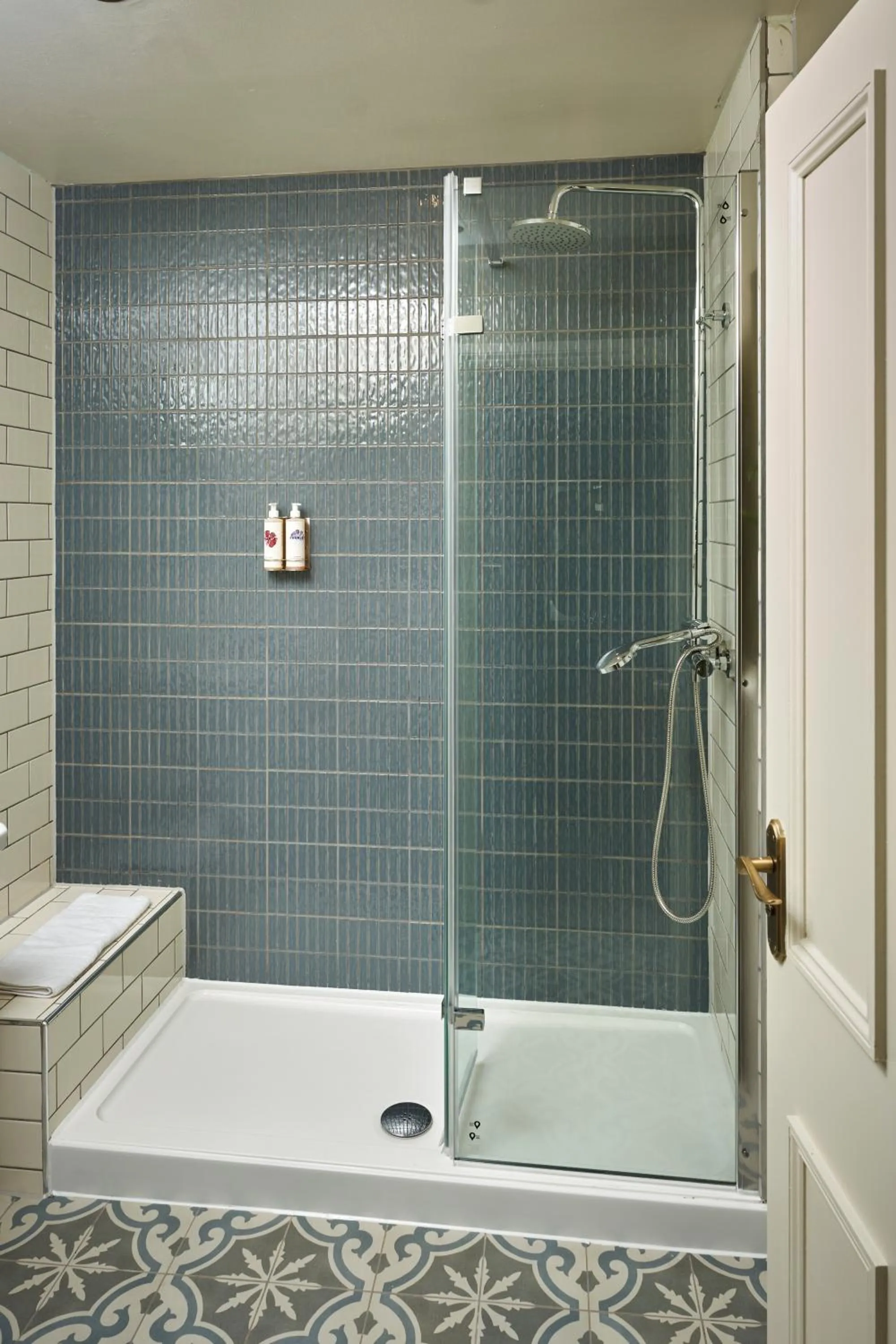 Bathroom in Old Court House Inn