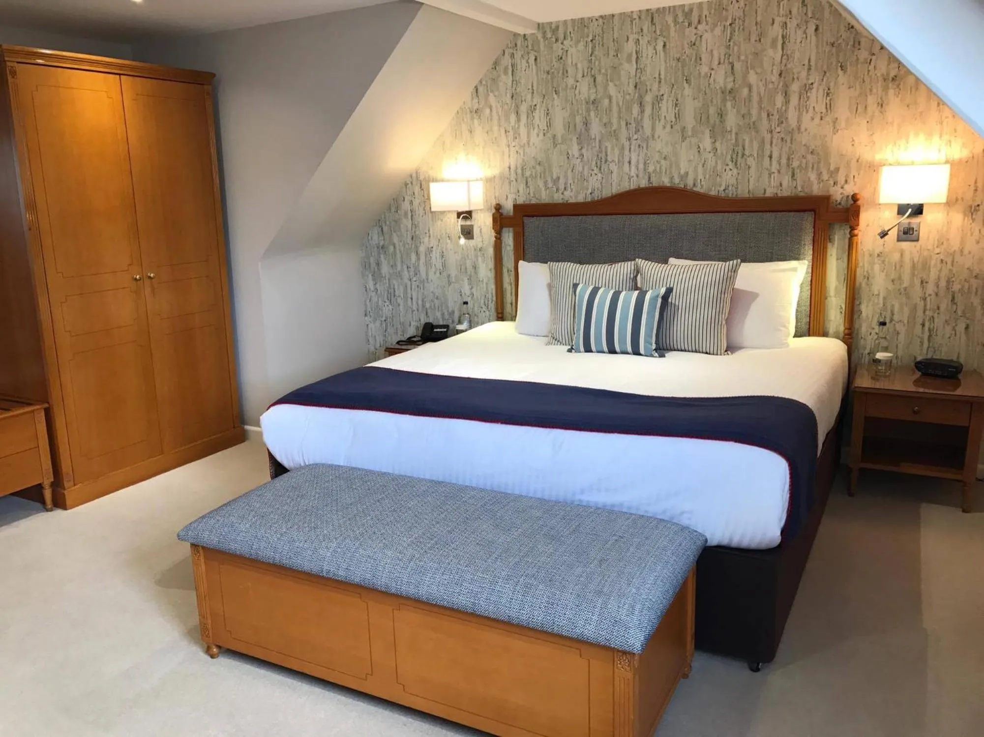 Photo of the whole room, Bed in Best Western Hotel de Havelet