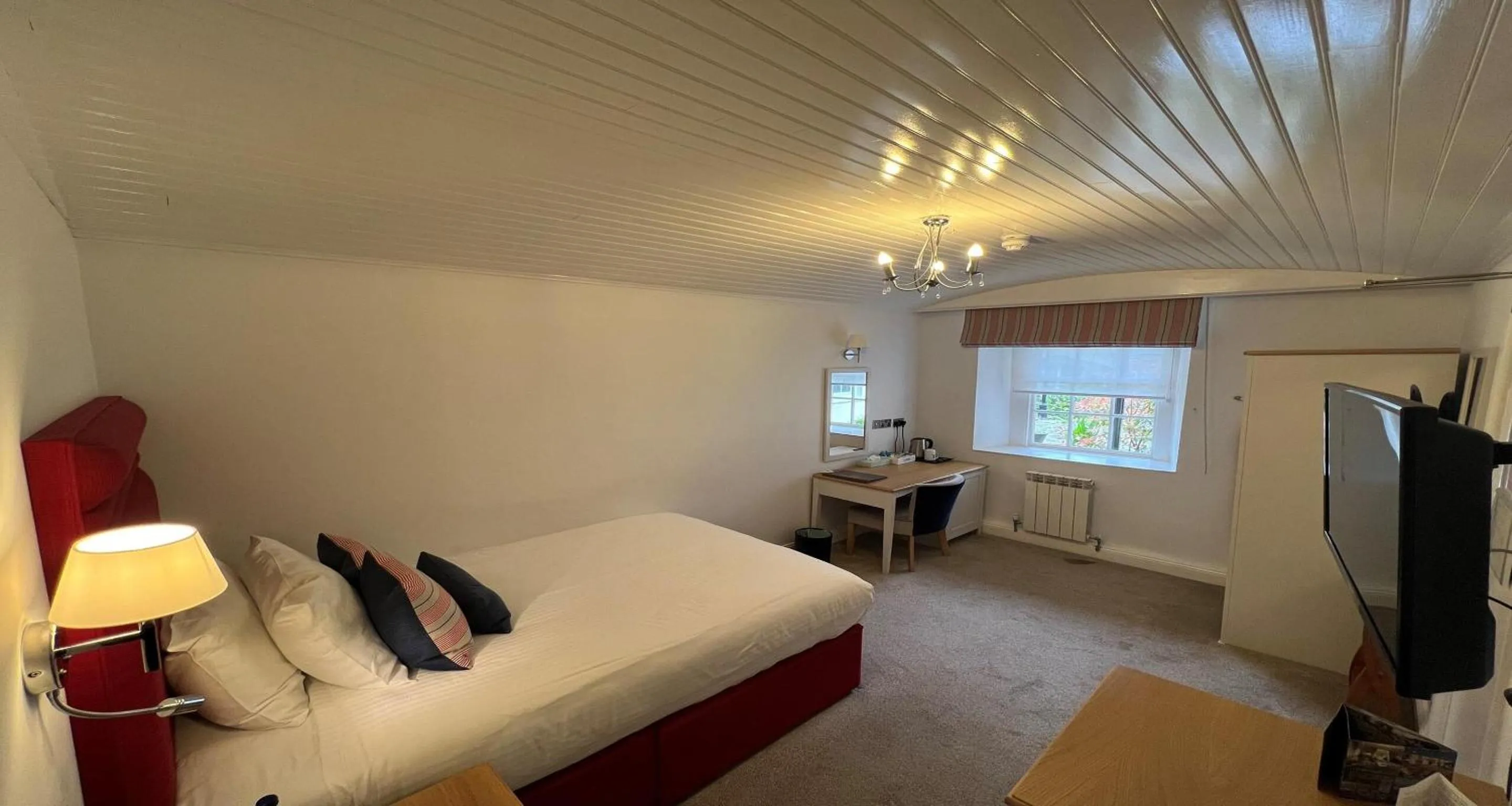 Property building, Bed in Best Western Hotel de Havelet