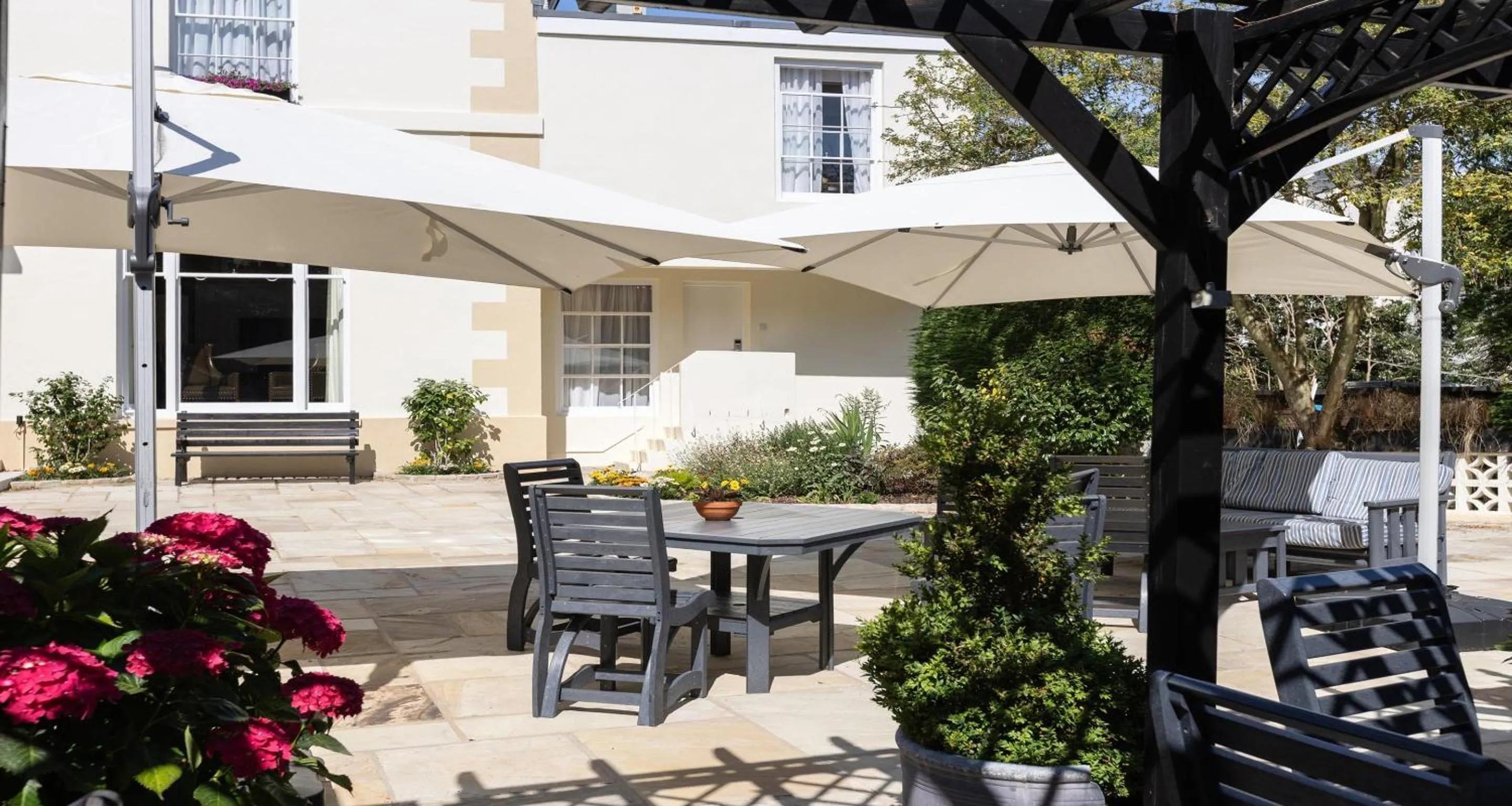 Property building in Best Western Hotel de Havelet