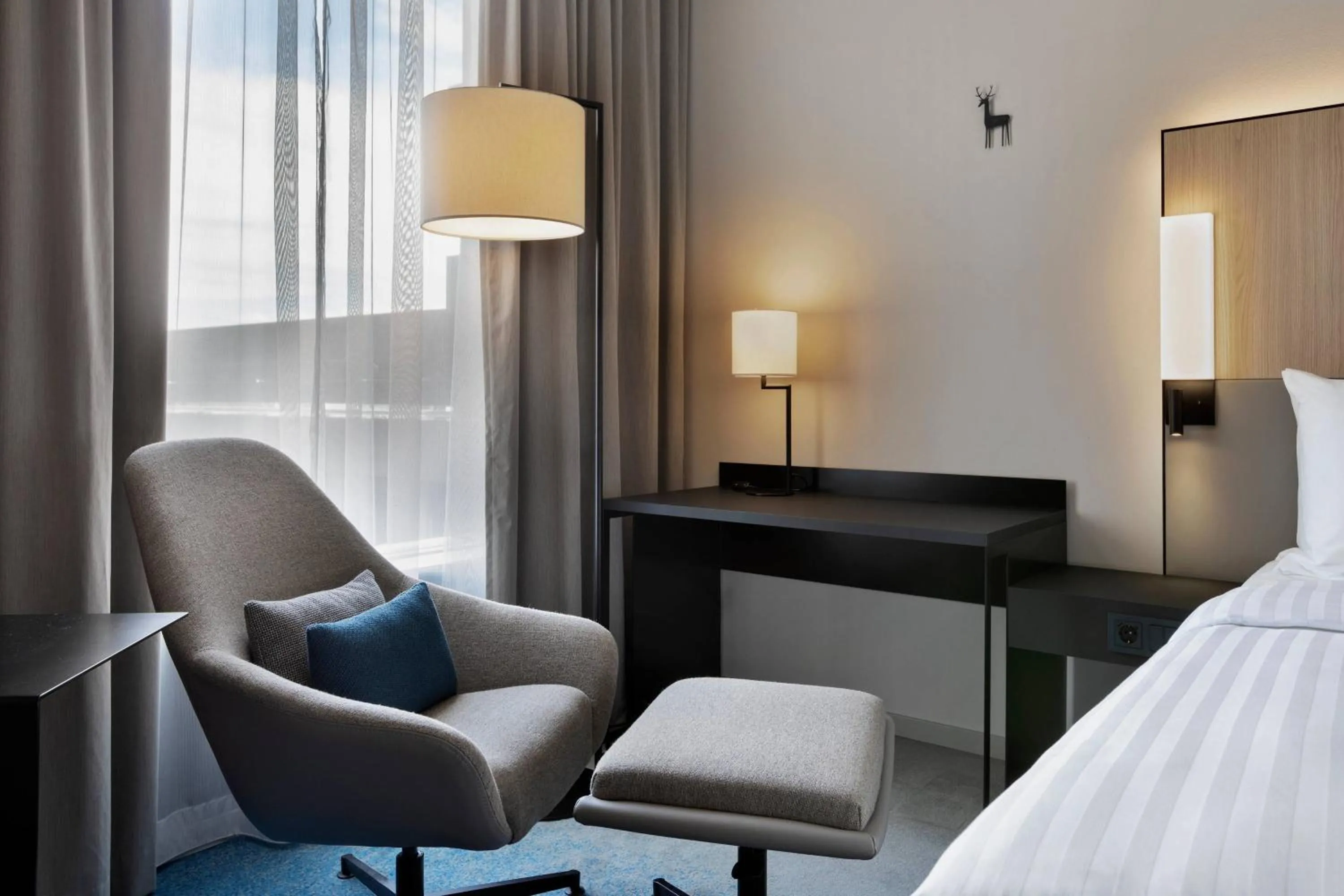 Photo of the whole room, Bed in Courtyard by Marriott Freiburg