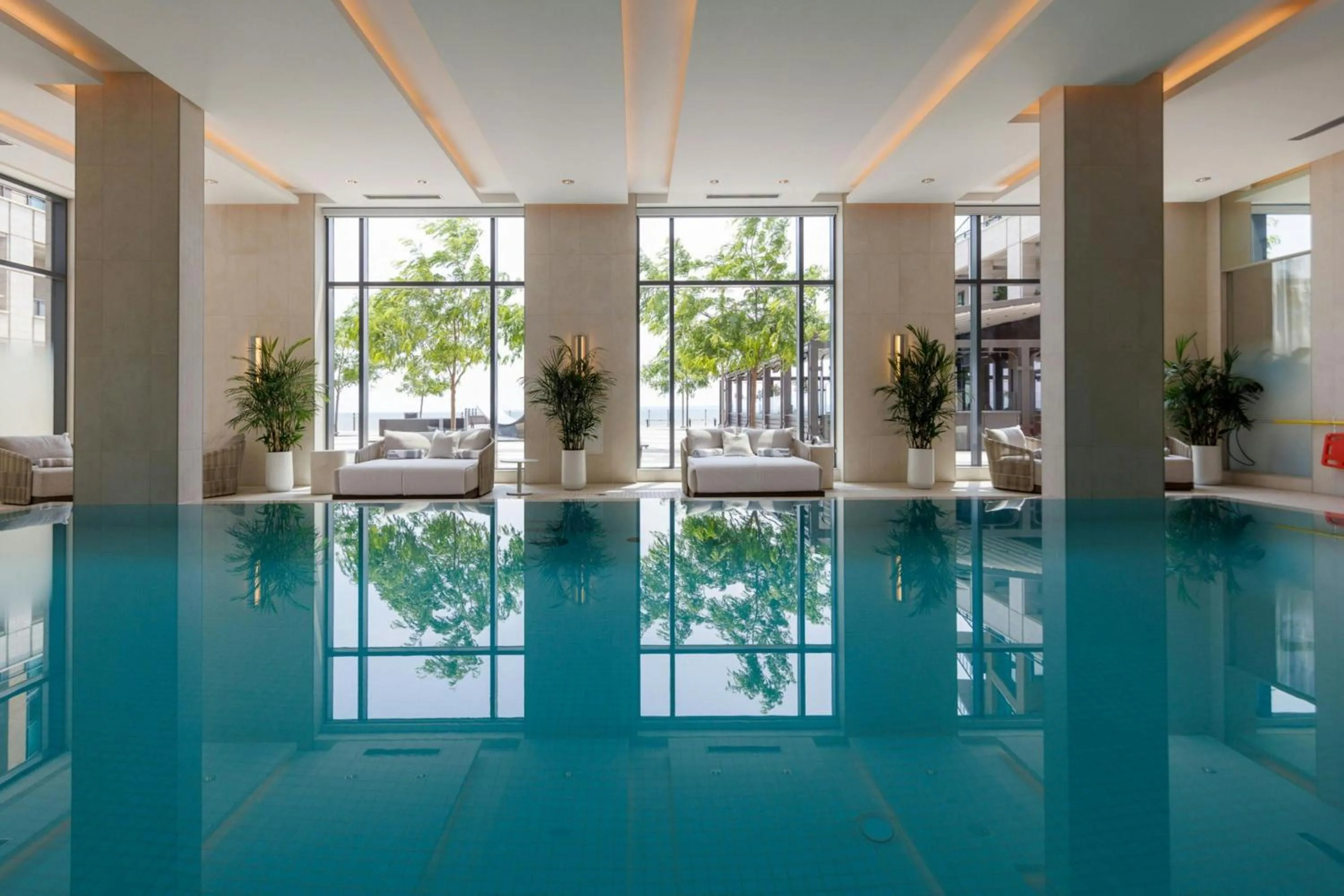 Swimming pool in The Pearle Hotel & Spa, Autograph Collection