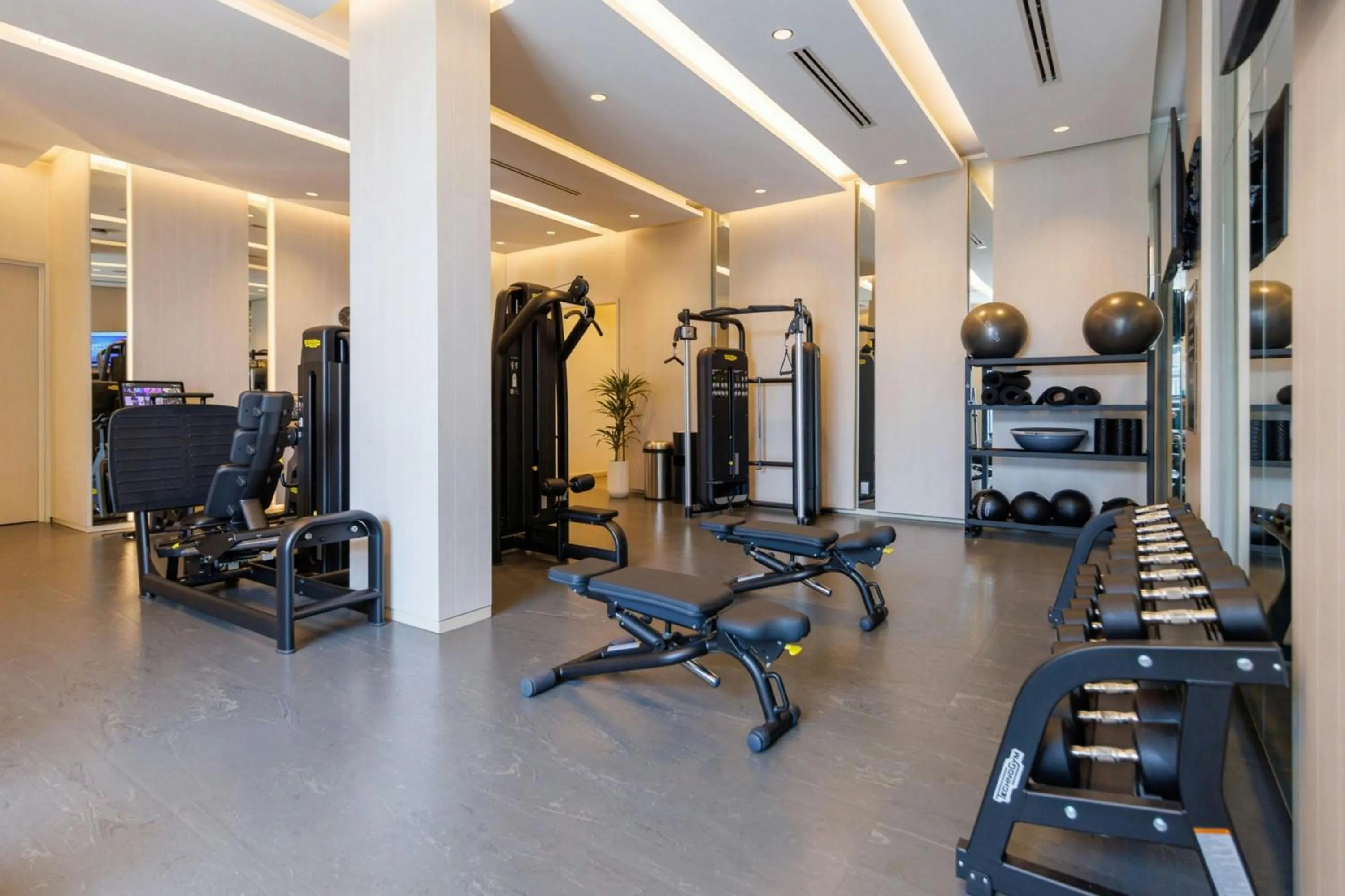 Fitness centre/facilities in The Pearle Hotel & Spa, Autograph Collection