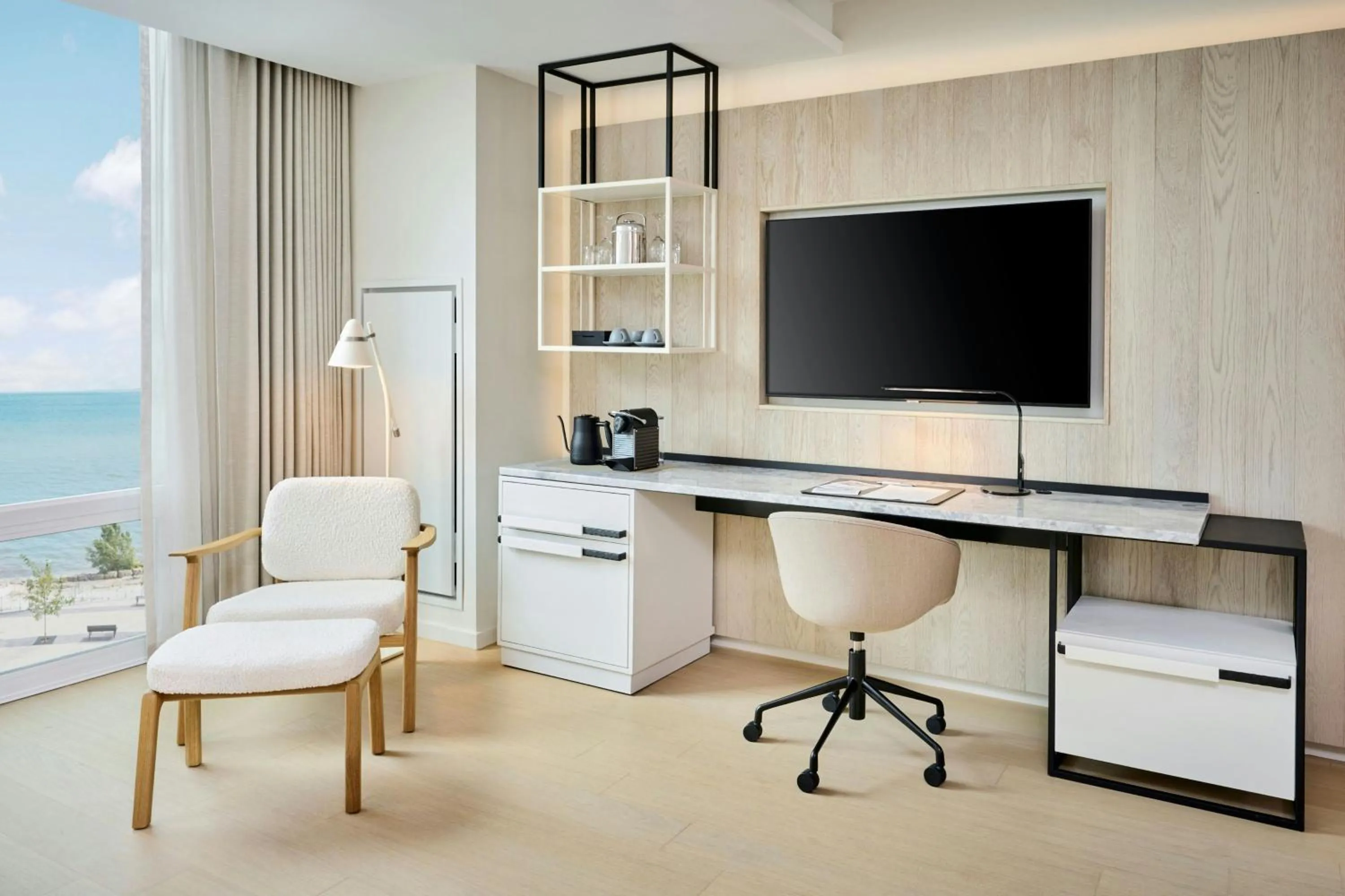 Bedroom in The Pearle Hotel & Spa, Autograph Collection