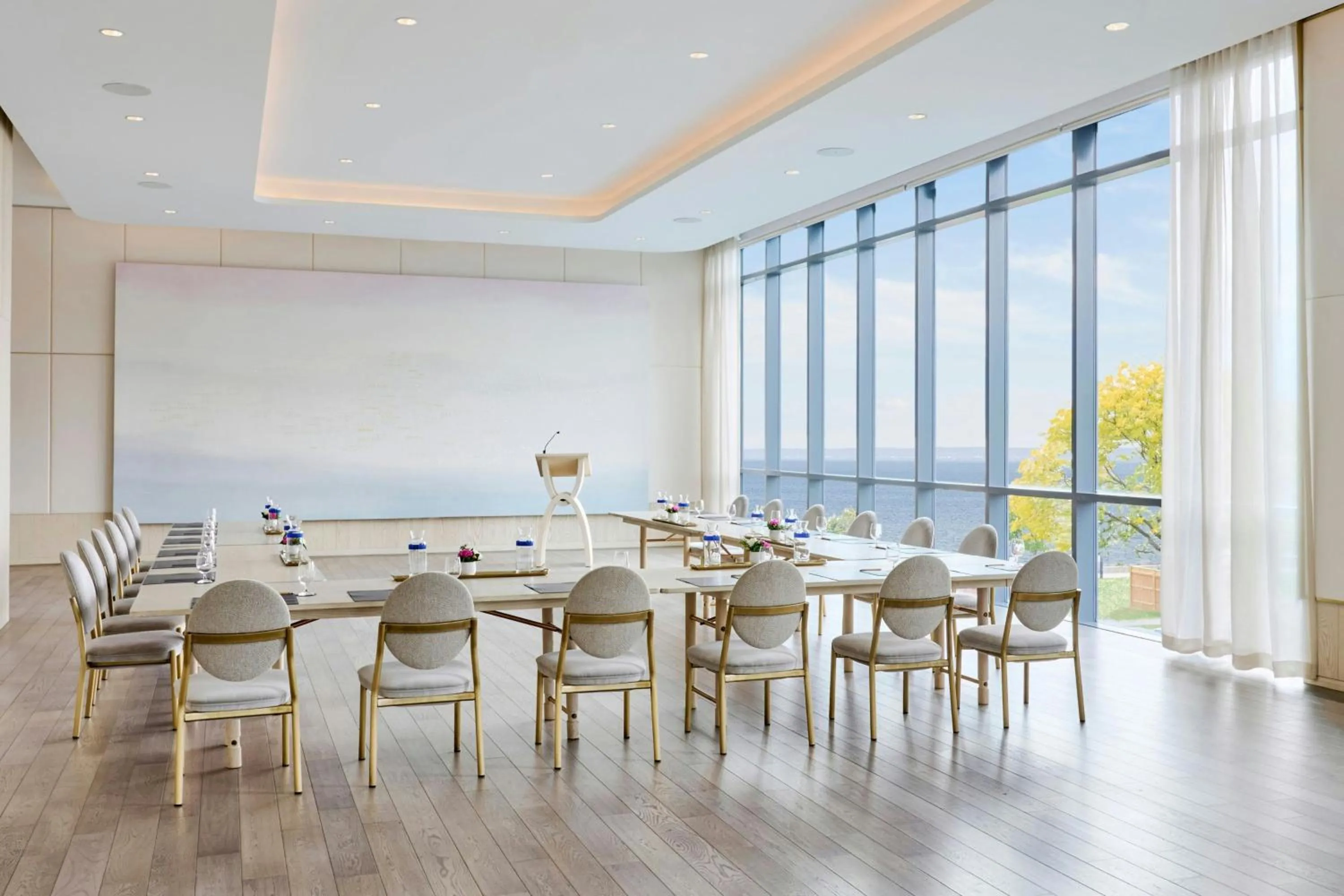 Meeting/conference room in The Pearle Hotel & Spa, Autograph Collection