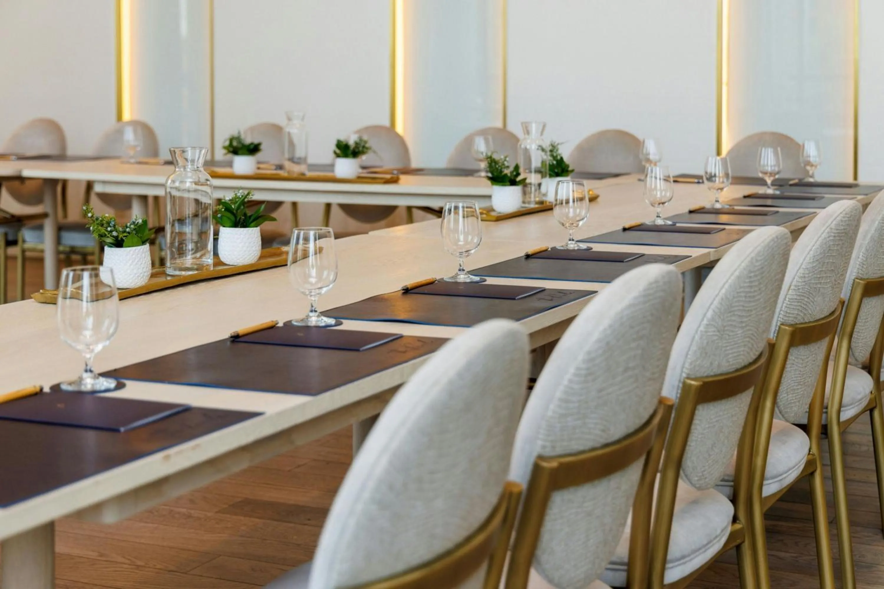 Meeting/conference room in The Pearle Hotel & Spa, Autograph Collection