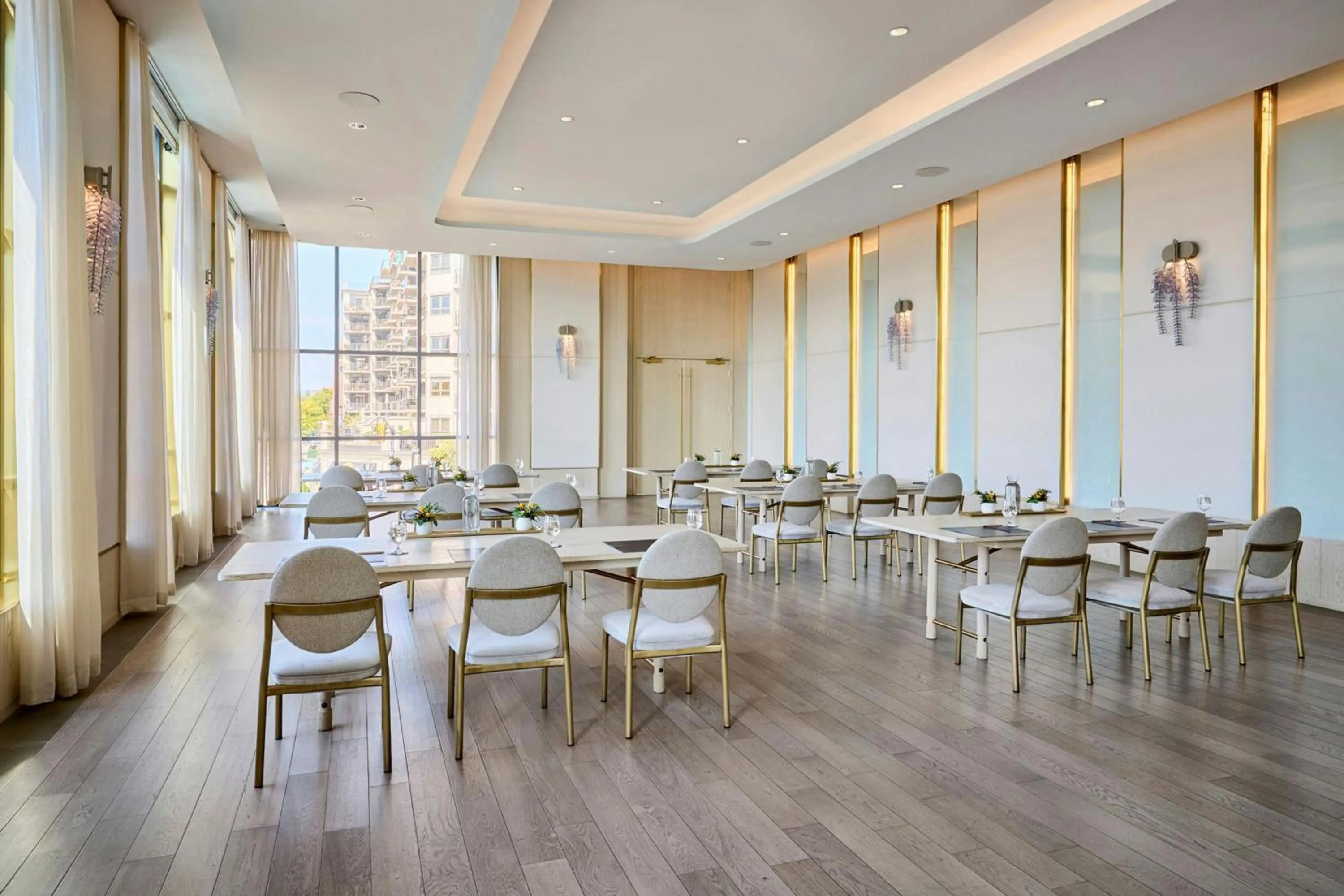 Meeting/conference room in The Pearle Hotel & Spa, Autograph Collection