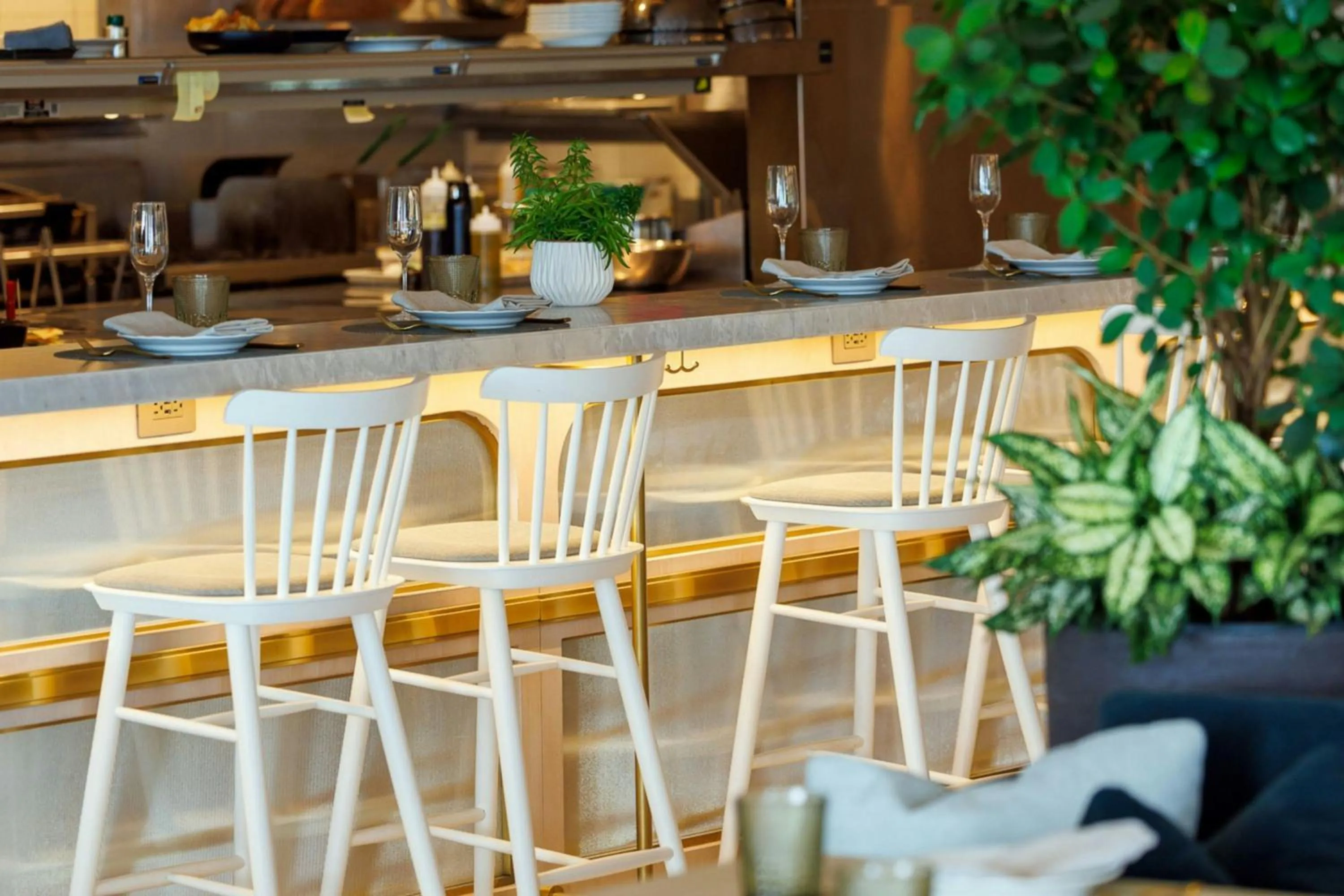 Restaurant/places to eat in The Pearle Hotel & Spa, Autograph Collection