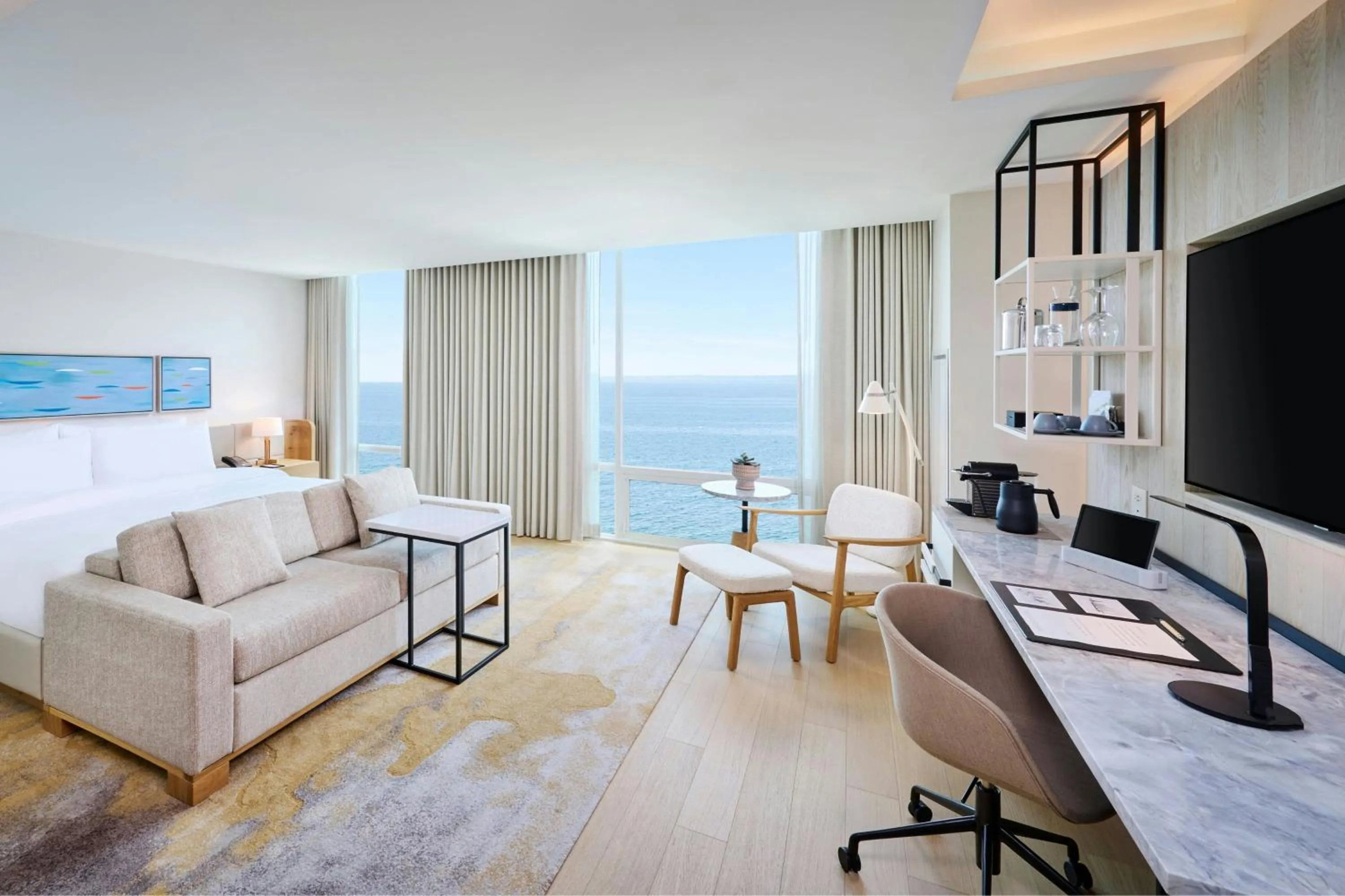 Bedroom in The Pearle Hotel & Spa, Autograph Collection