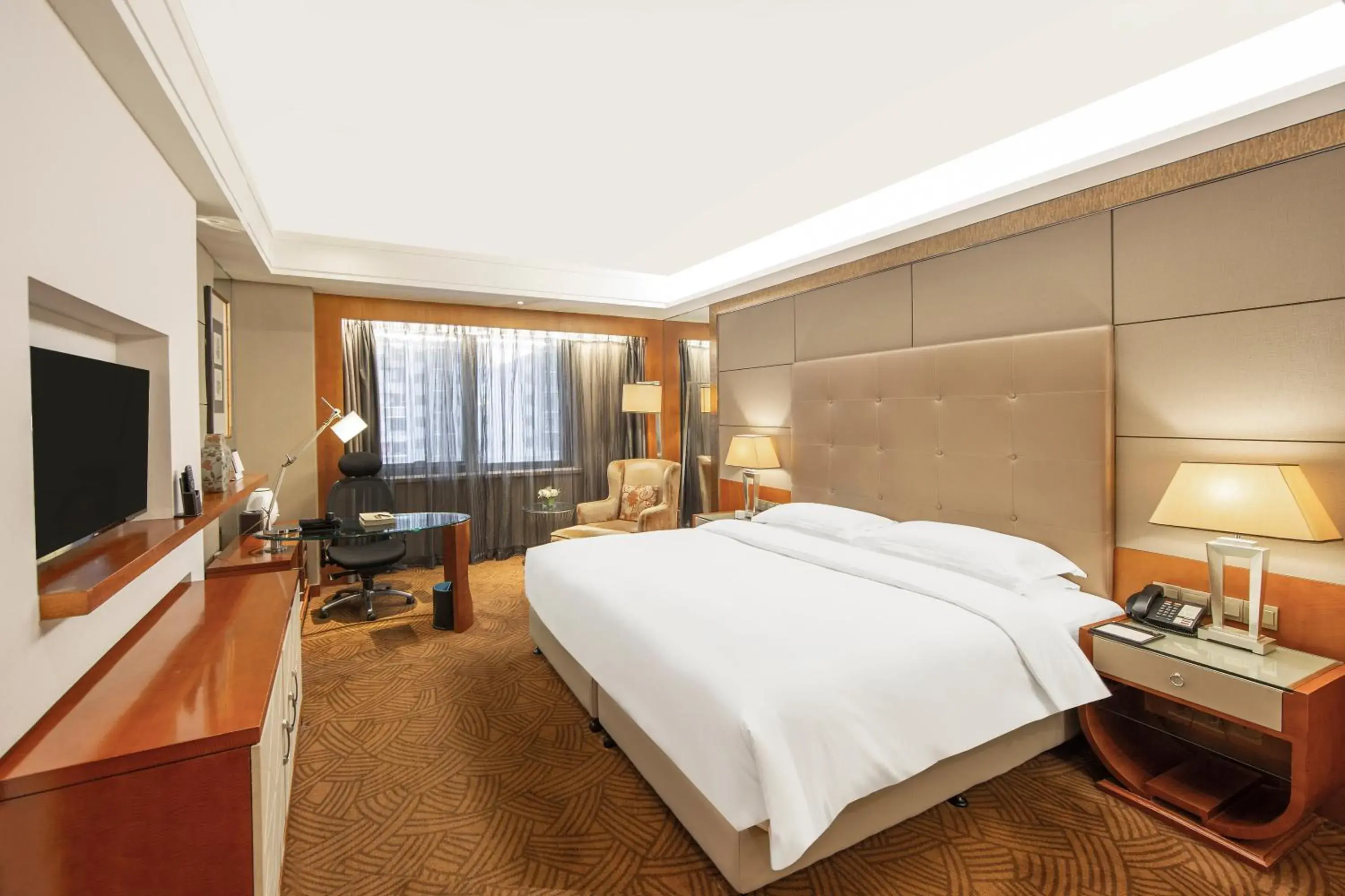 Superior Room with King Bed in Sofitel Harbin Superior Room with King Bed in Sofitel Harbin